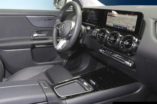 Mercedes-Benz Gla view 8