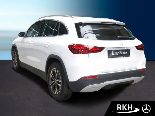 Mercedes-Benz Gla view 4