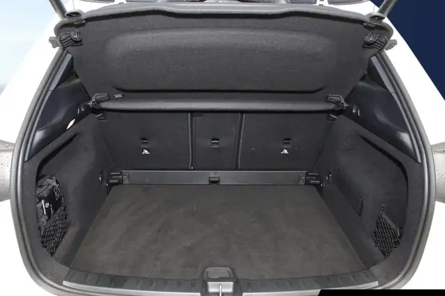 Mercedes-Benz Gla view 15