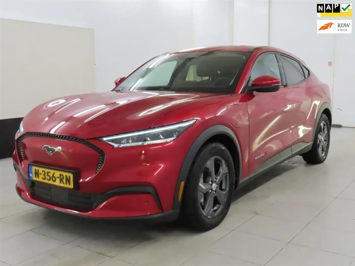 Ford Mustang Mach-E Extended RWD 98 kWh | SOH 94% | Leder | Stoel- en Rood - 1
