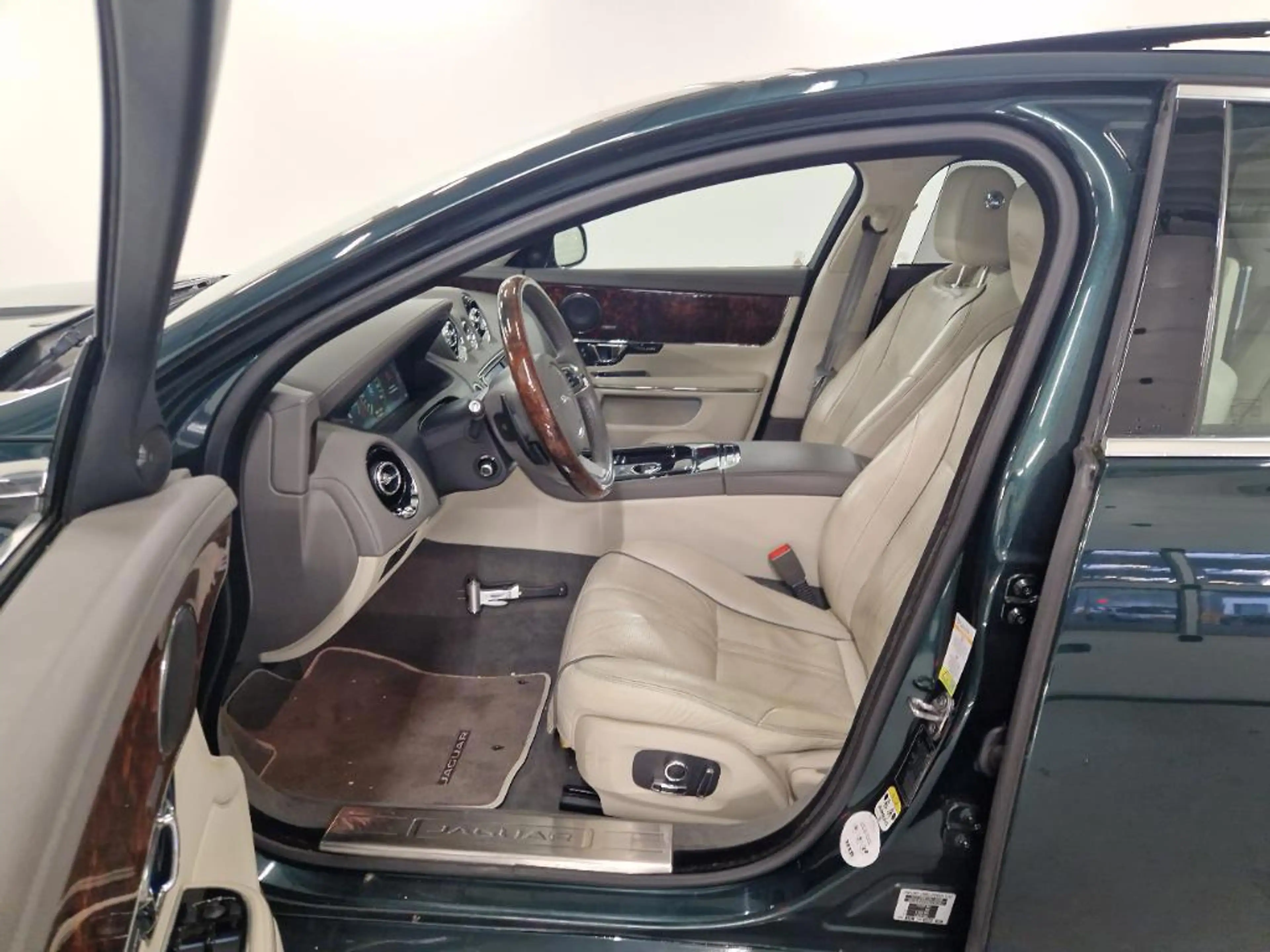 Jaguar XJ 3.0 V6 SC AWD Portfolio LWB|CHAFFEURSPAKKET| — photo 24