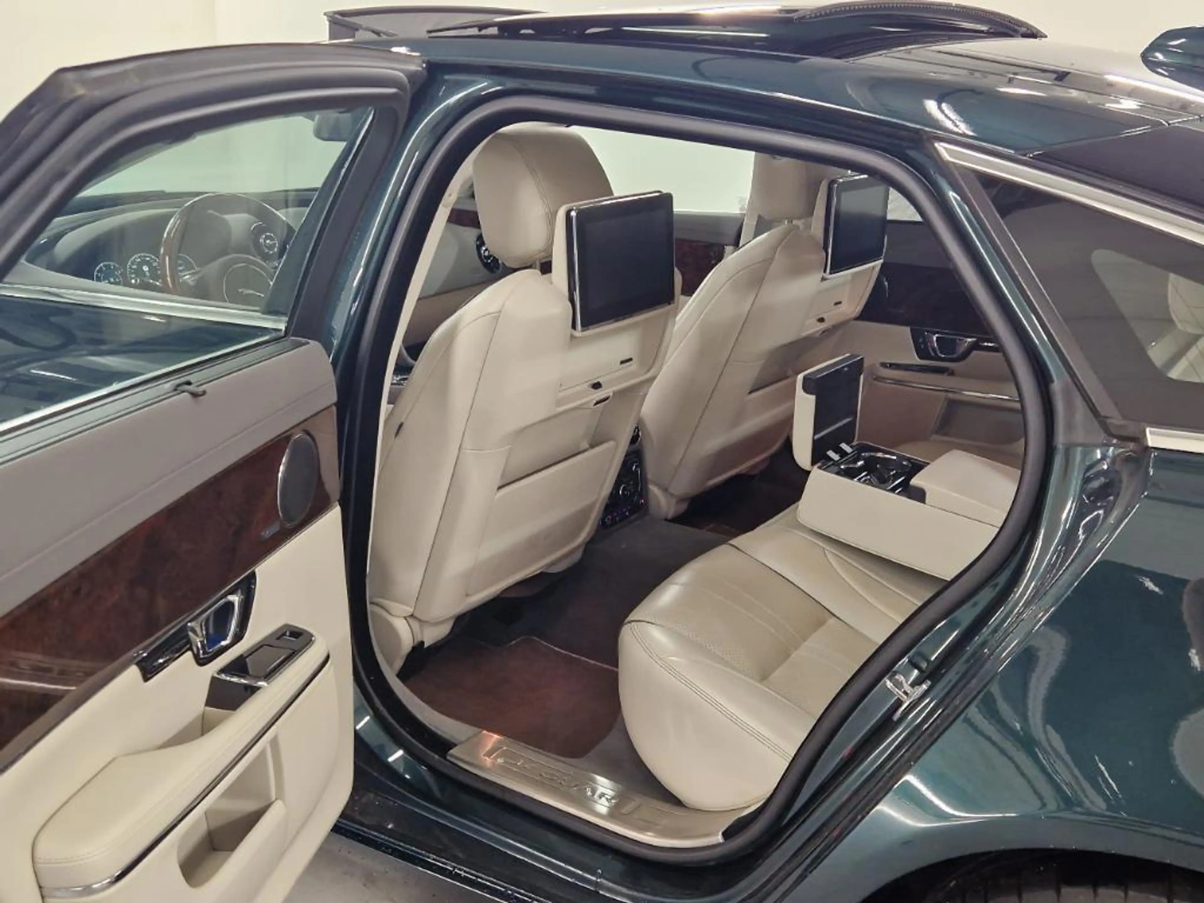 Jaguar XJ 3.0 V6 SC AWD Portfolio LWB|CHAFFEURSPAKKET| — photo 8
