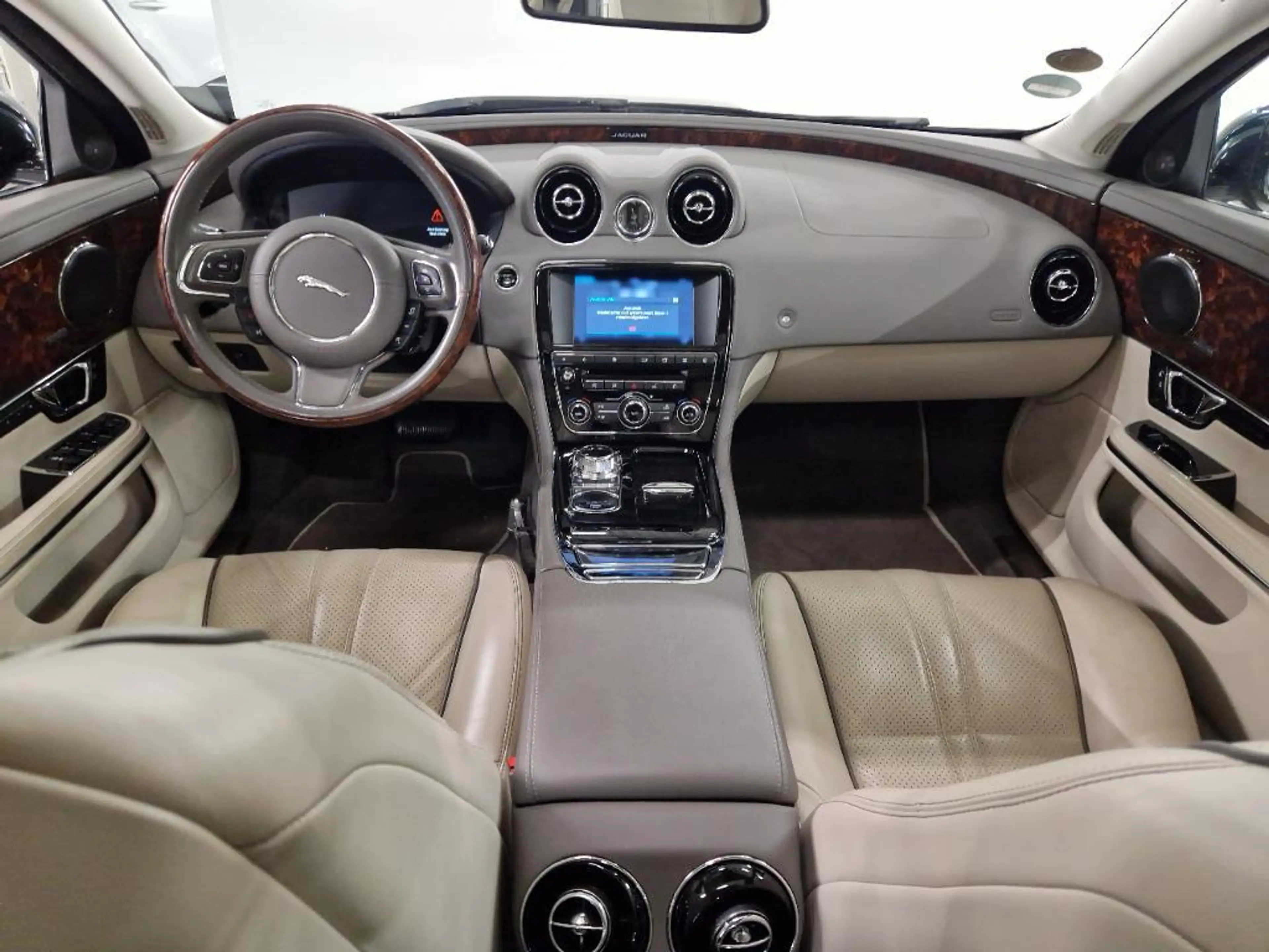 Jaguar XJ 3.0 V6 SC AWD Portfolio LWB|CHAFFEURSPAKKET| — photo 6