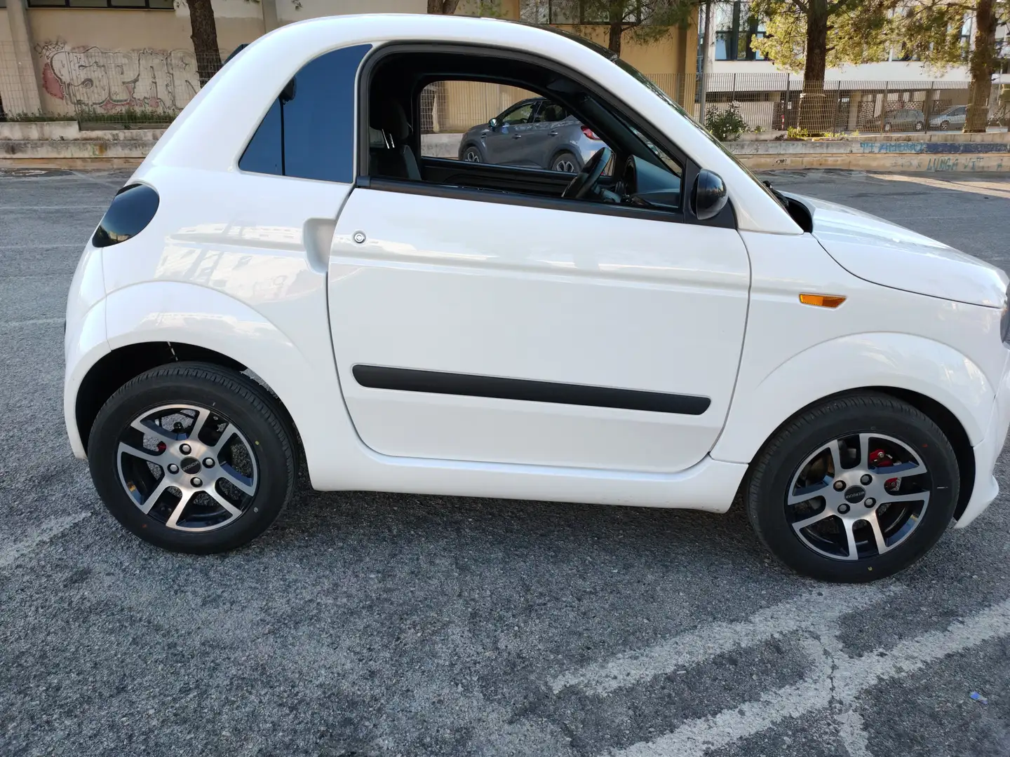Microcar Due Bianco - 1