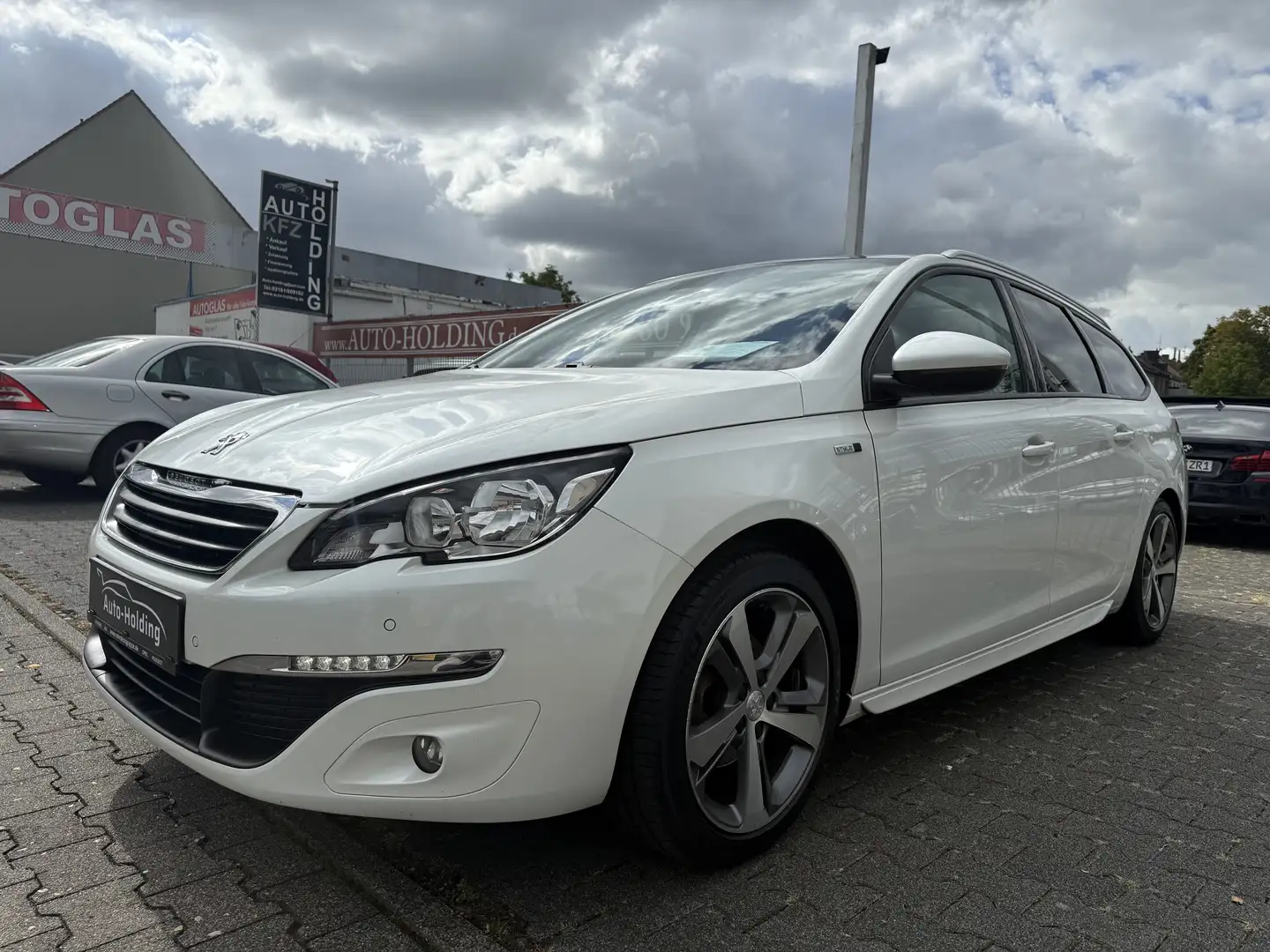 Peugeot 308 SW PureTech 130 Stop Panoramadach Sitzheizung Navi Weiß - 1