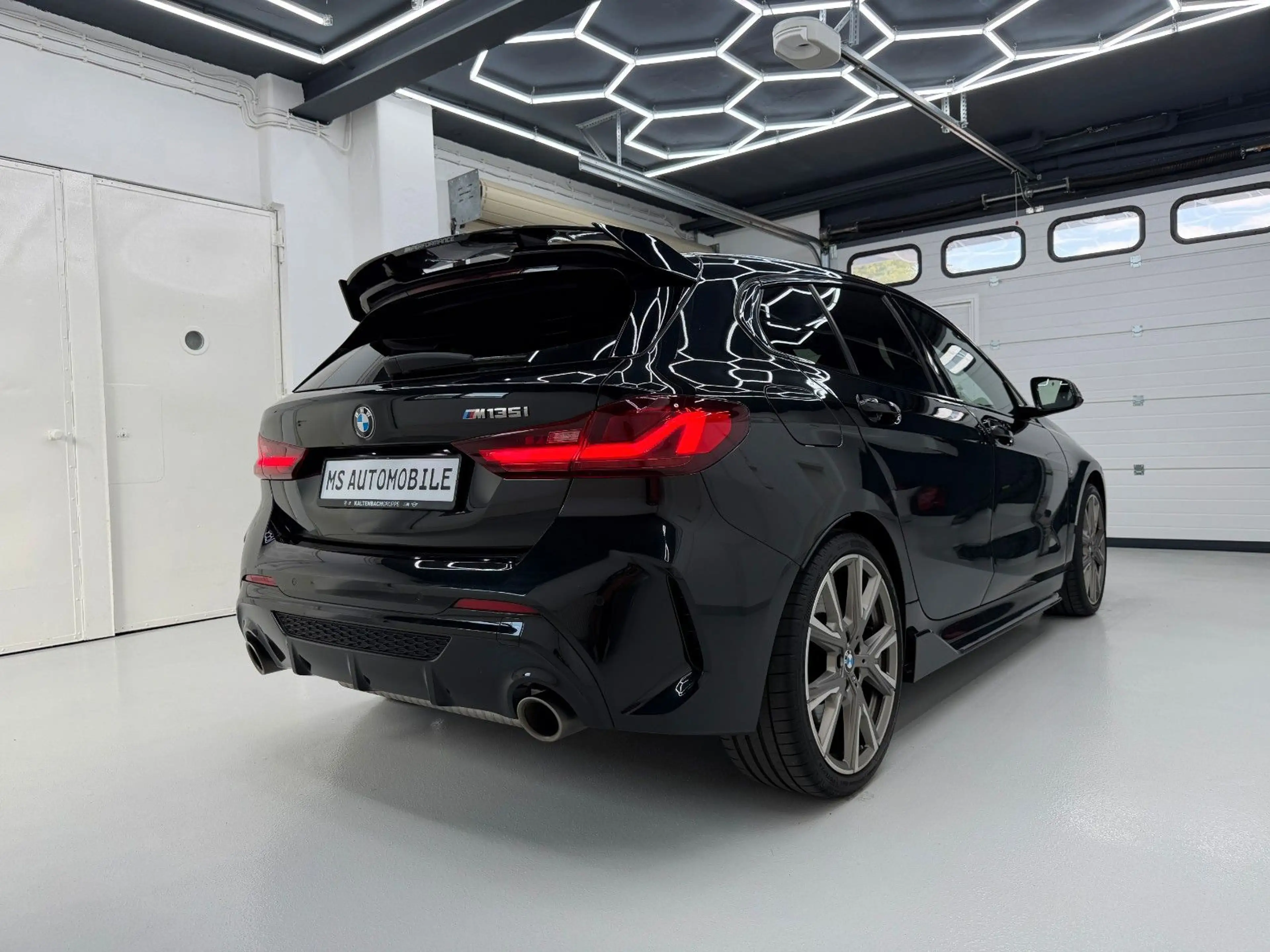 BMW 135 1 Limousine M135 i xDrive M PERFOMANCE — photo 3