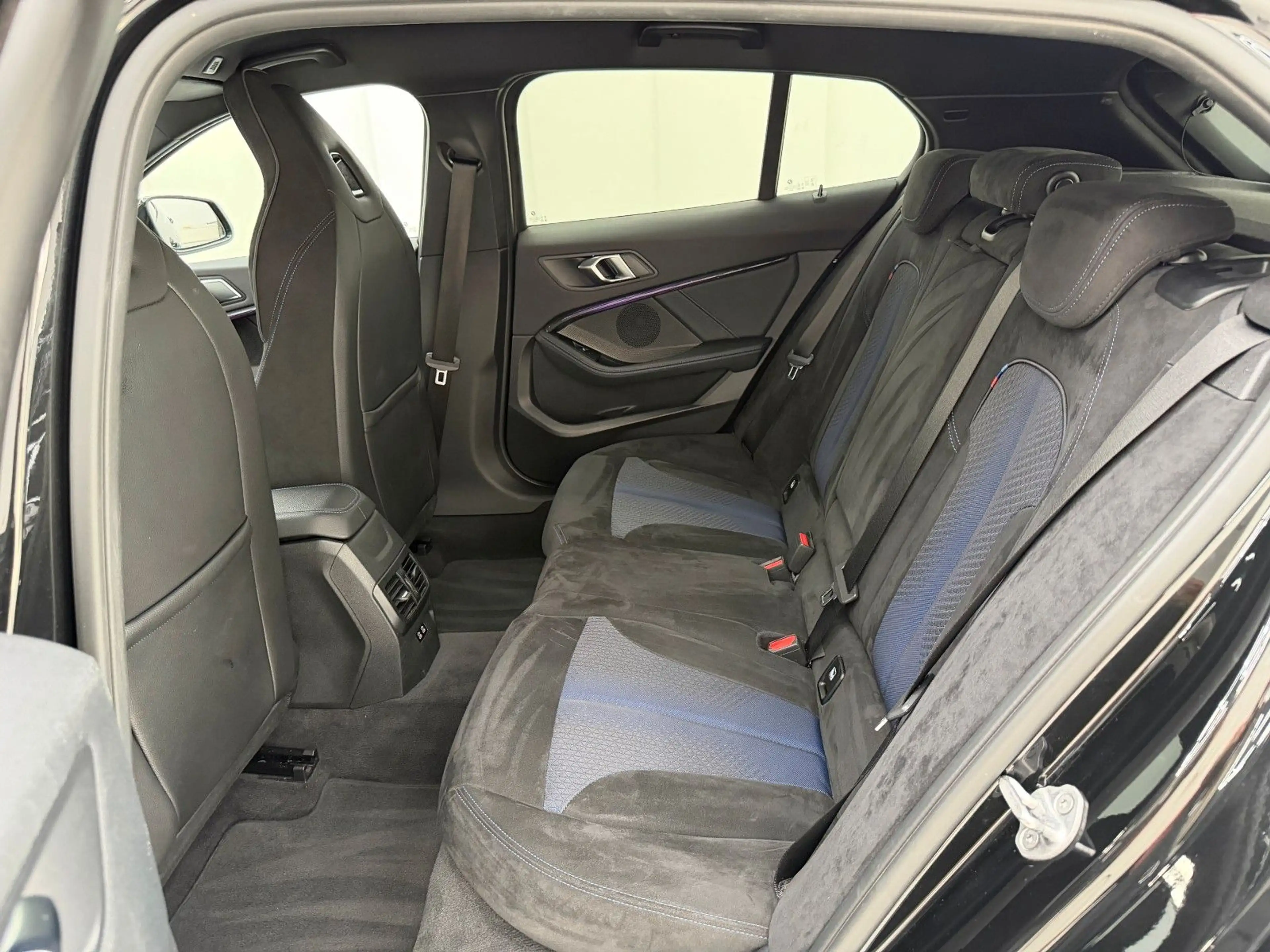 BMW 135 1 Limousine M135 i xDrive M PERFOMANCE — photo 8