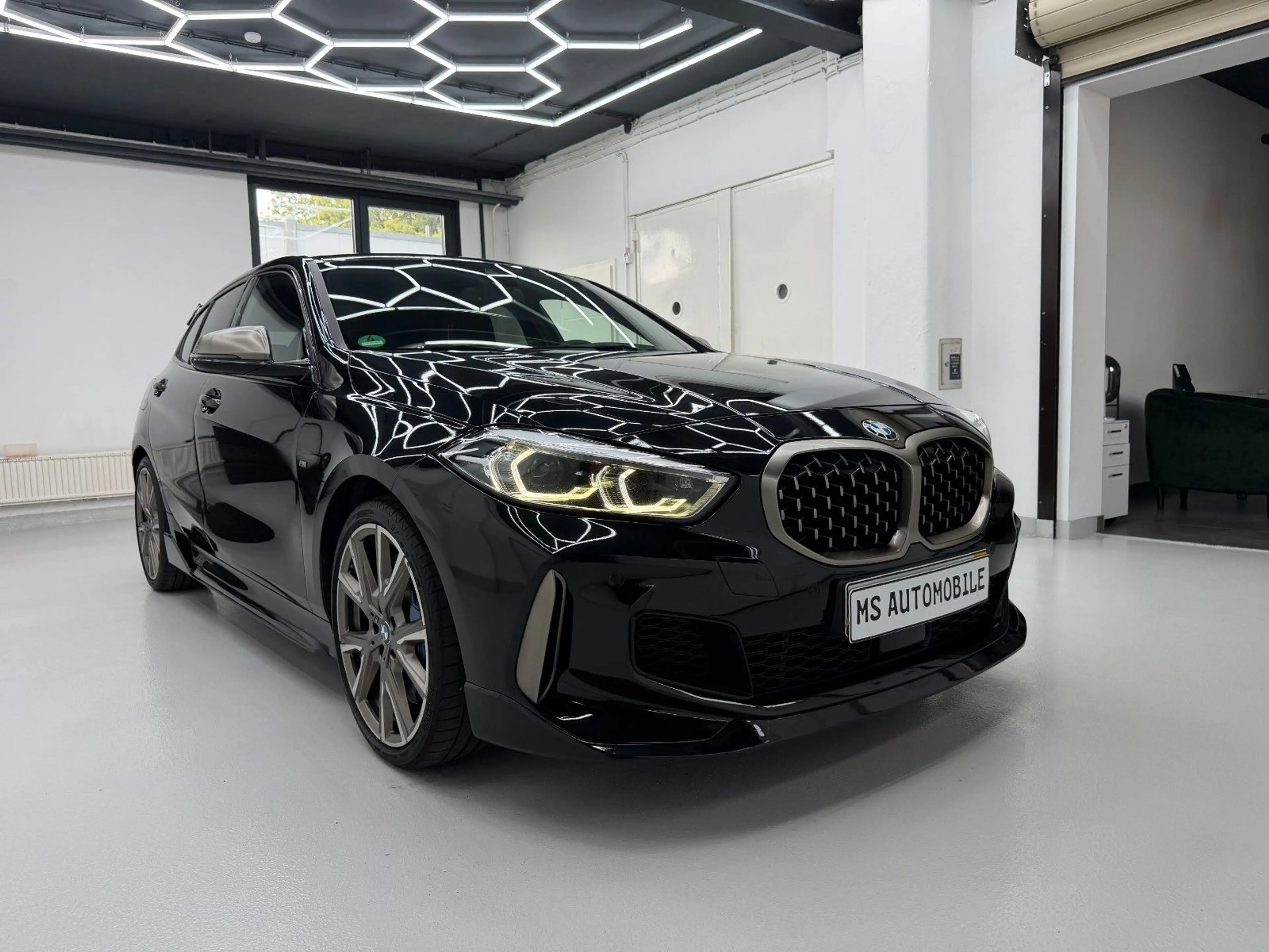 BMW 135 1 Limousine M135 i xDrive M PERFOMANCE — photo 4