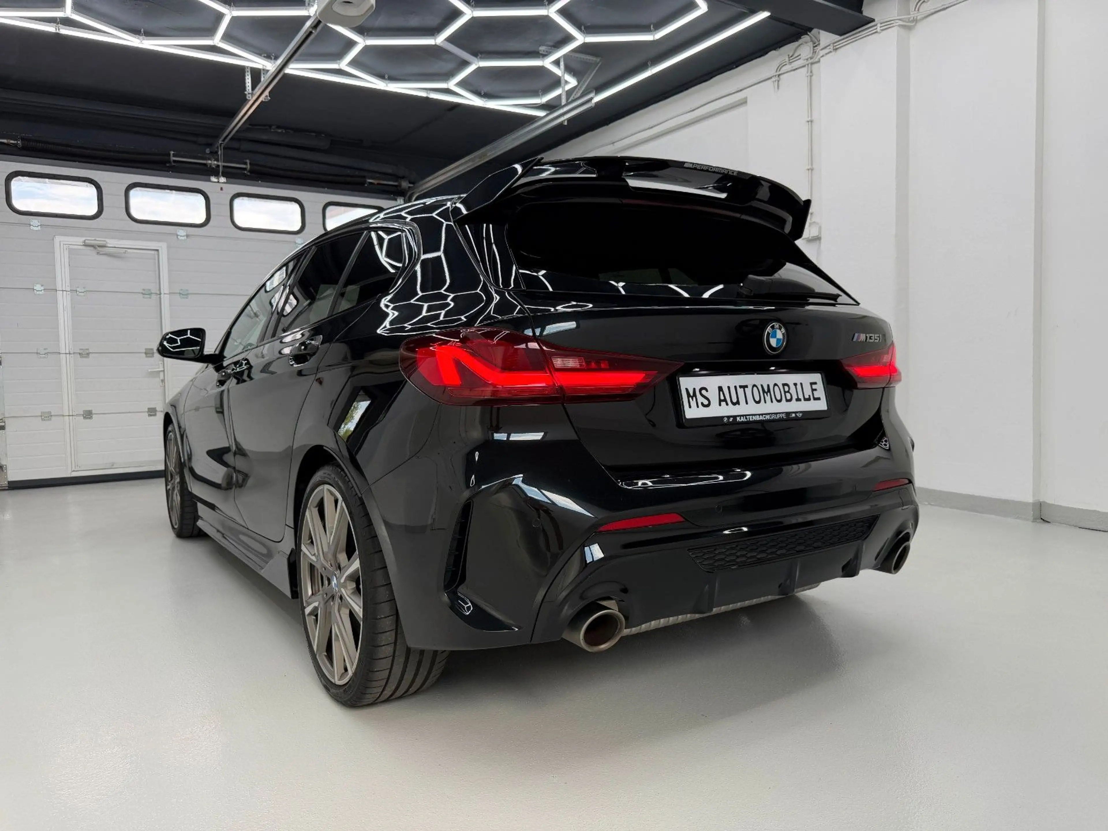 BMW 135 1 Limousine M135 i xDrive M PERFOMANCE — photo 2