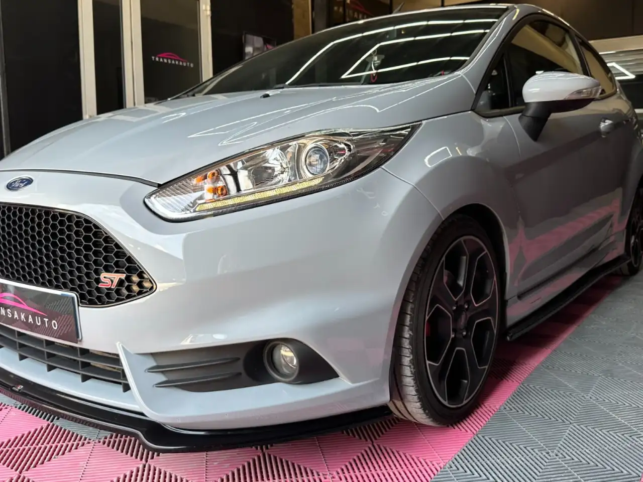 Ford Fiesta 3 portes — photo 10