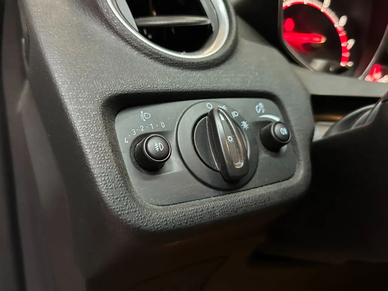 Ford Fiesta 3 portes — photo 32