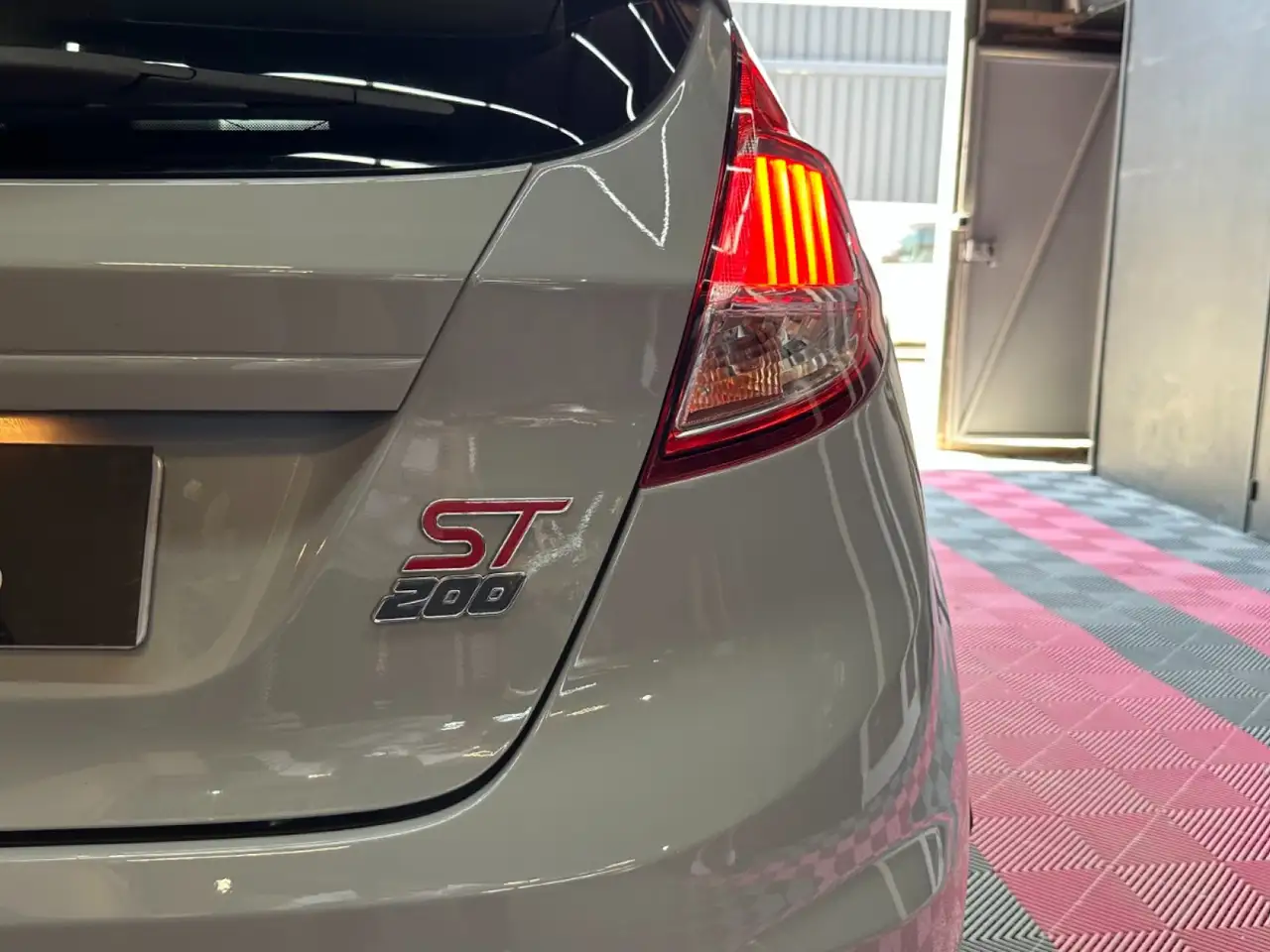 Ford Fiesta 3 portes — photo 5