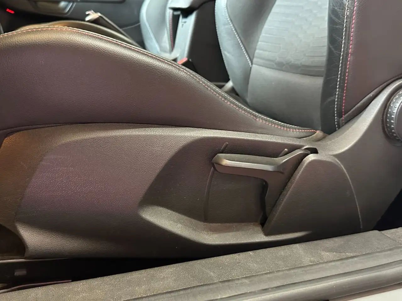Ford Fiesta 3 portes — photo 15