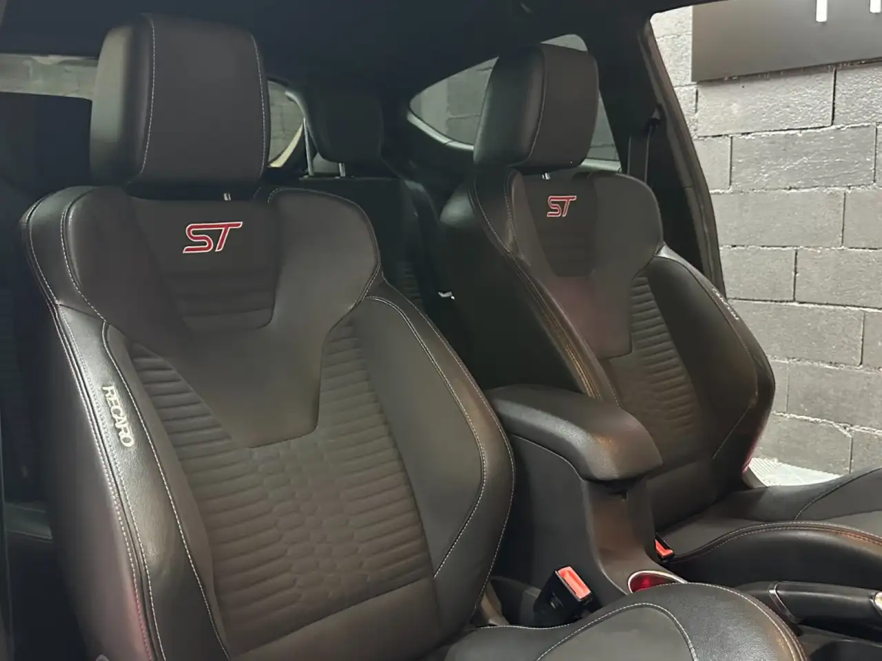 Ford Fiesta 3 portes — photo 18