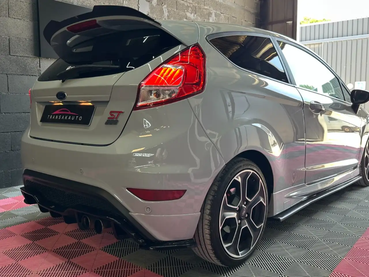 Ford Fiesta 3 portes — photo 3