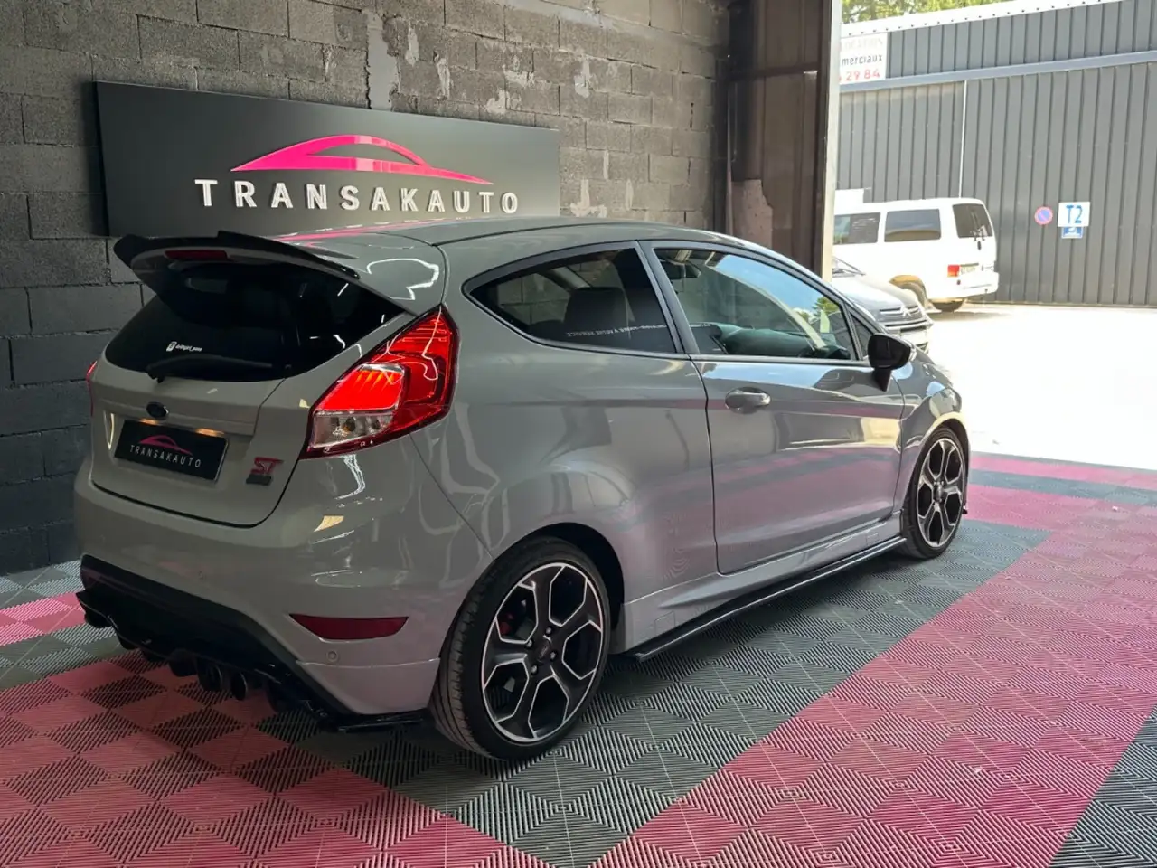 Ford Fiesta 3 portes — photo 2