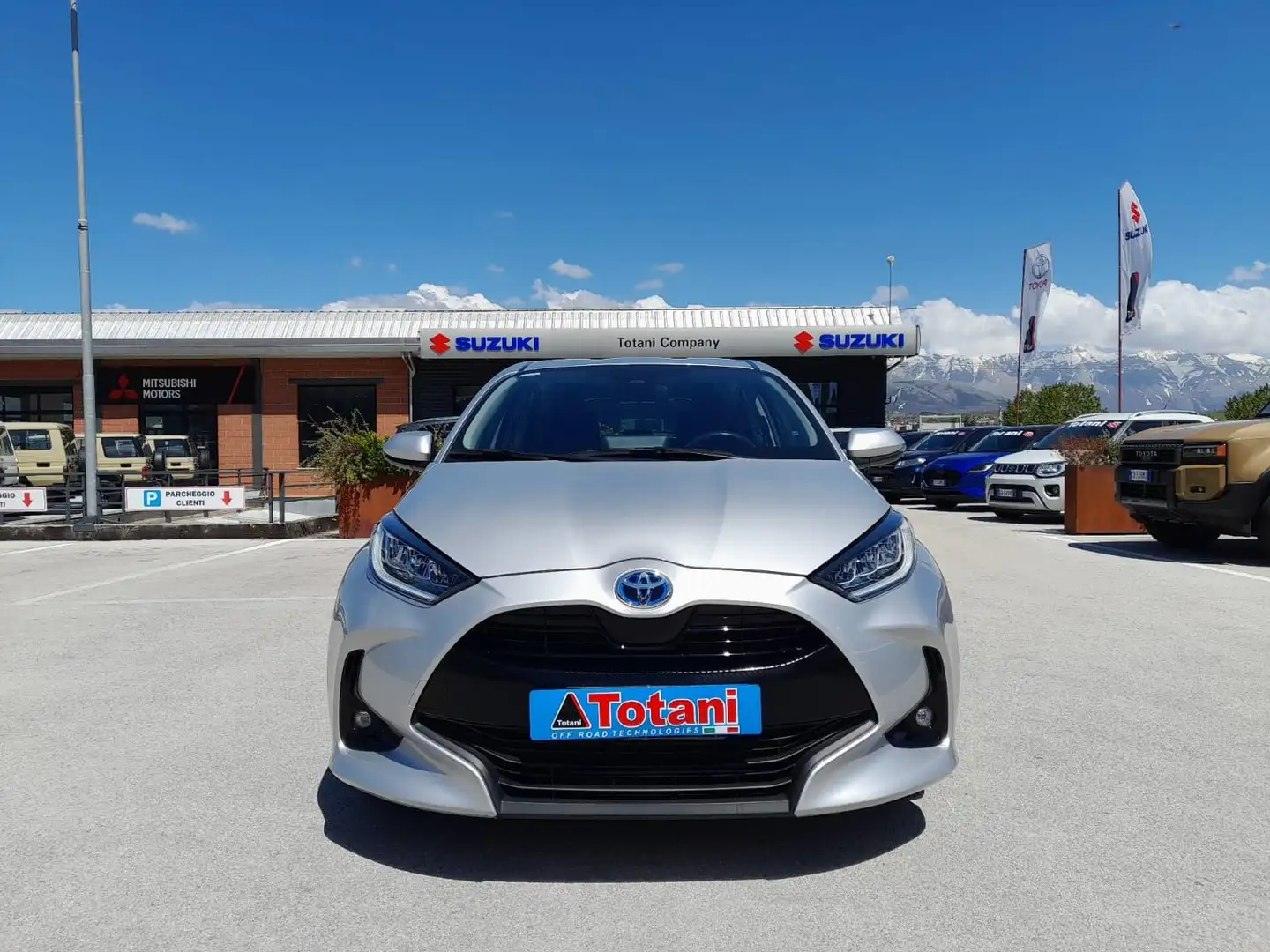 Toyota Yaris IV 1.5h Trend Grigio - 2