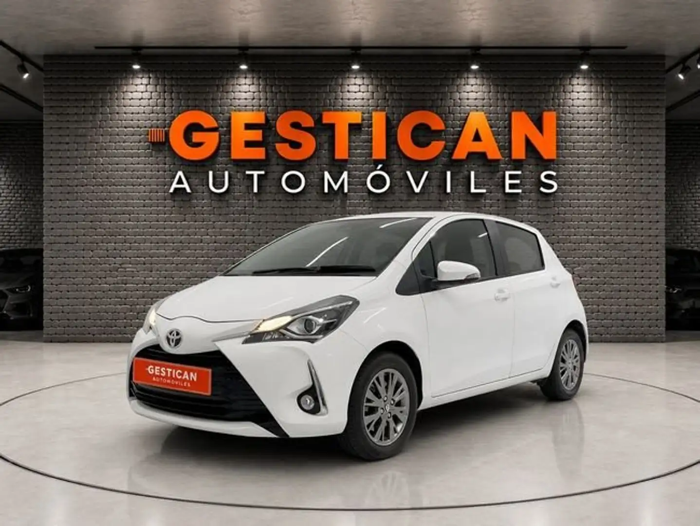 Toyota Yaris Hybrid 1.5 Active Blanco - 1