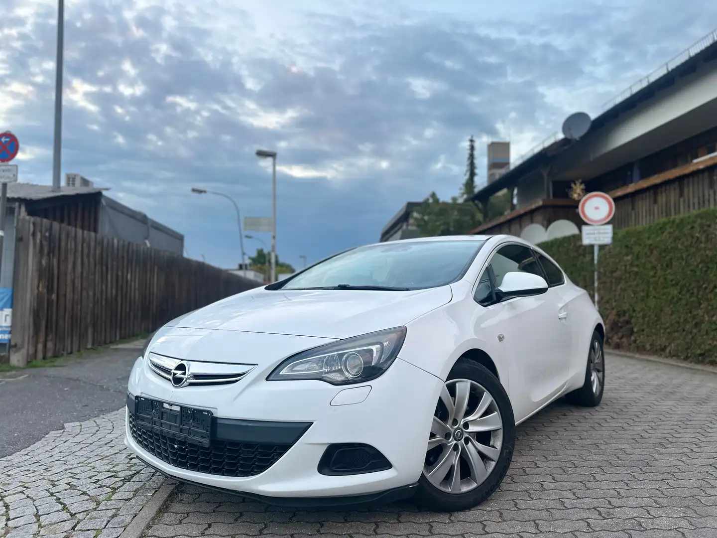 Opel Astra Innovation*SZH*Infinity-Sound*LM*PDC*Xenon* Weiß - 1