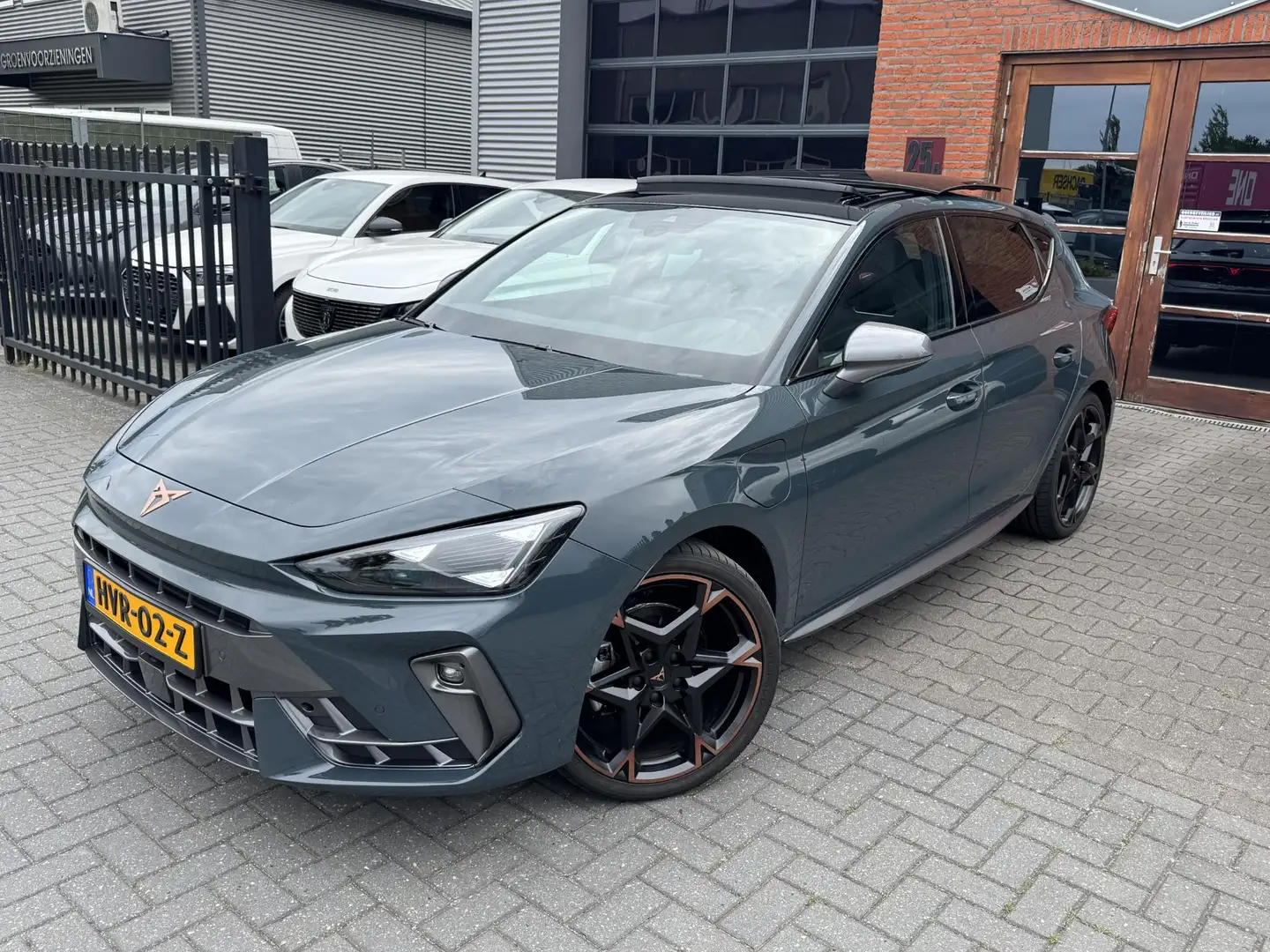 CUPRA Leon 1.5 TSI e-Hybrid Business | Pano | DCC | Kuipstoel Blauw - 1