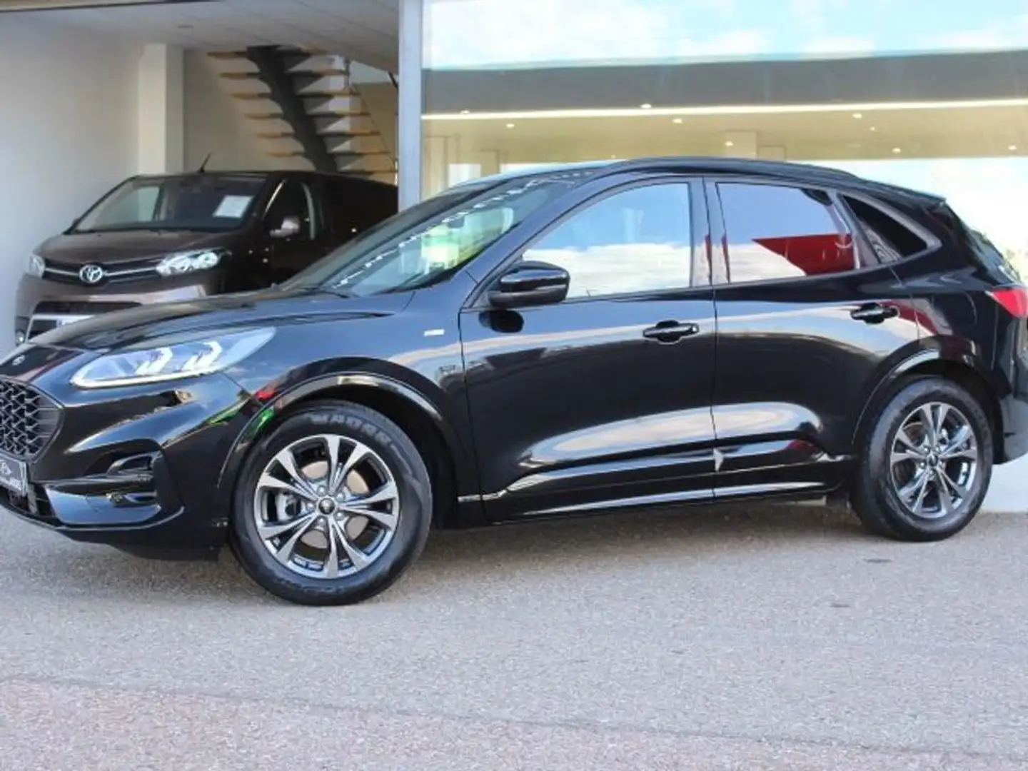 Ford Kuga 1.5 EcoBlue ST-Line FWD 120 Negro - 2