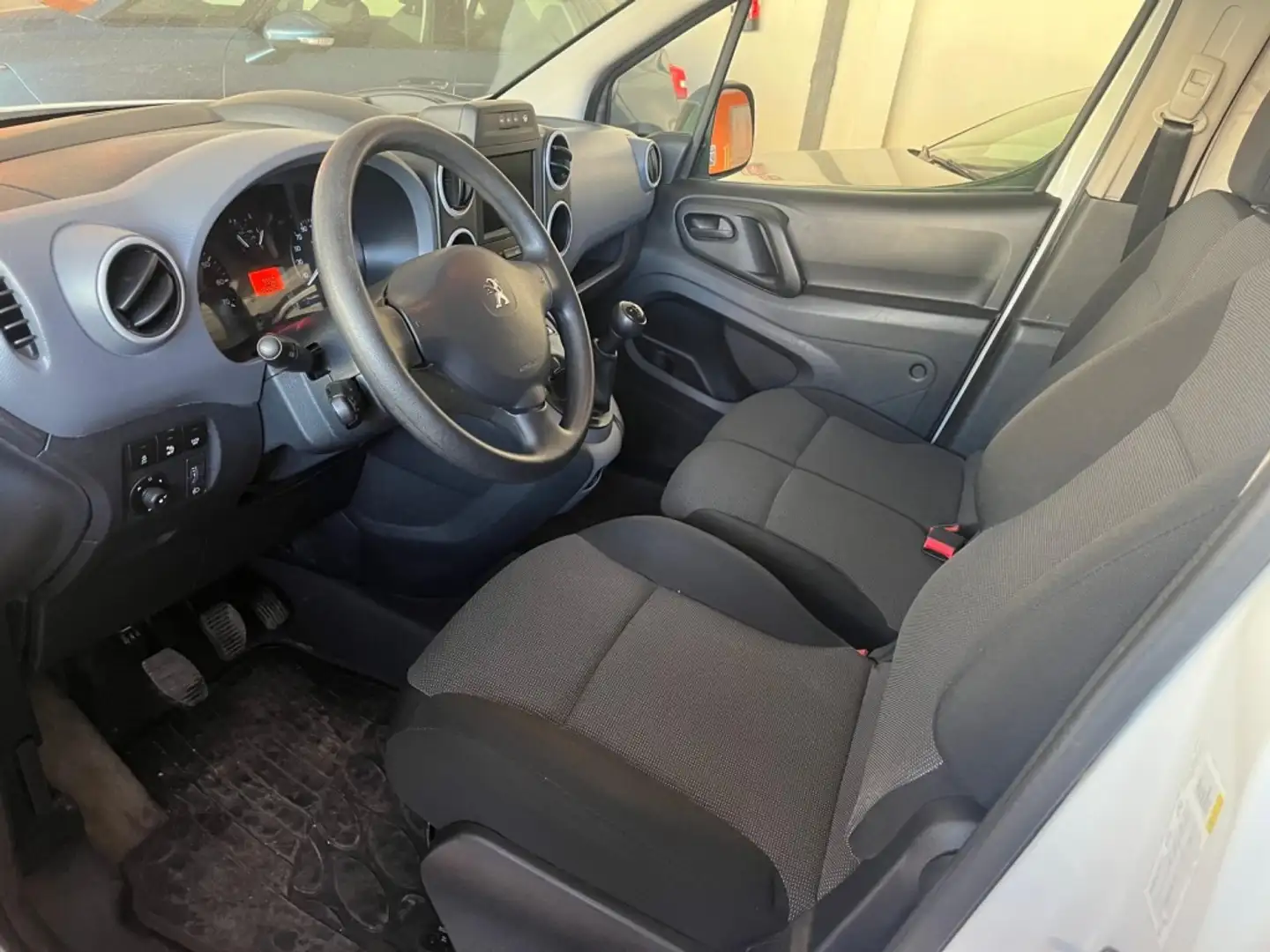 Peugeot Partner Furgón 1.6BlueHDI ConfortPack L1 100 Bianco - 2
