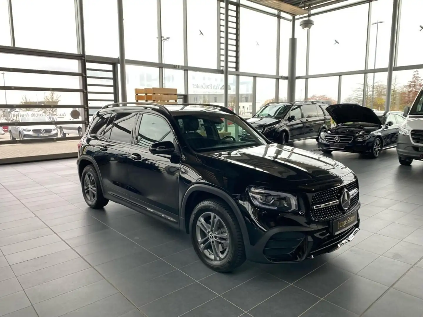 Mercedes-Benz GLB 200 +AMG-Sport+Pano+Night+MLB+Cam+Ambiente Noir - 2