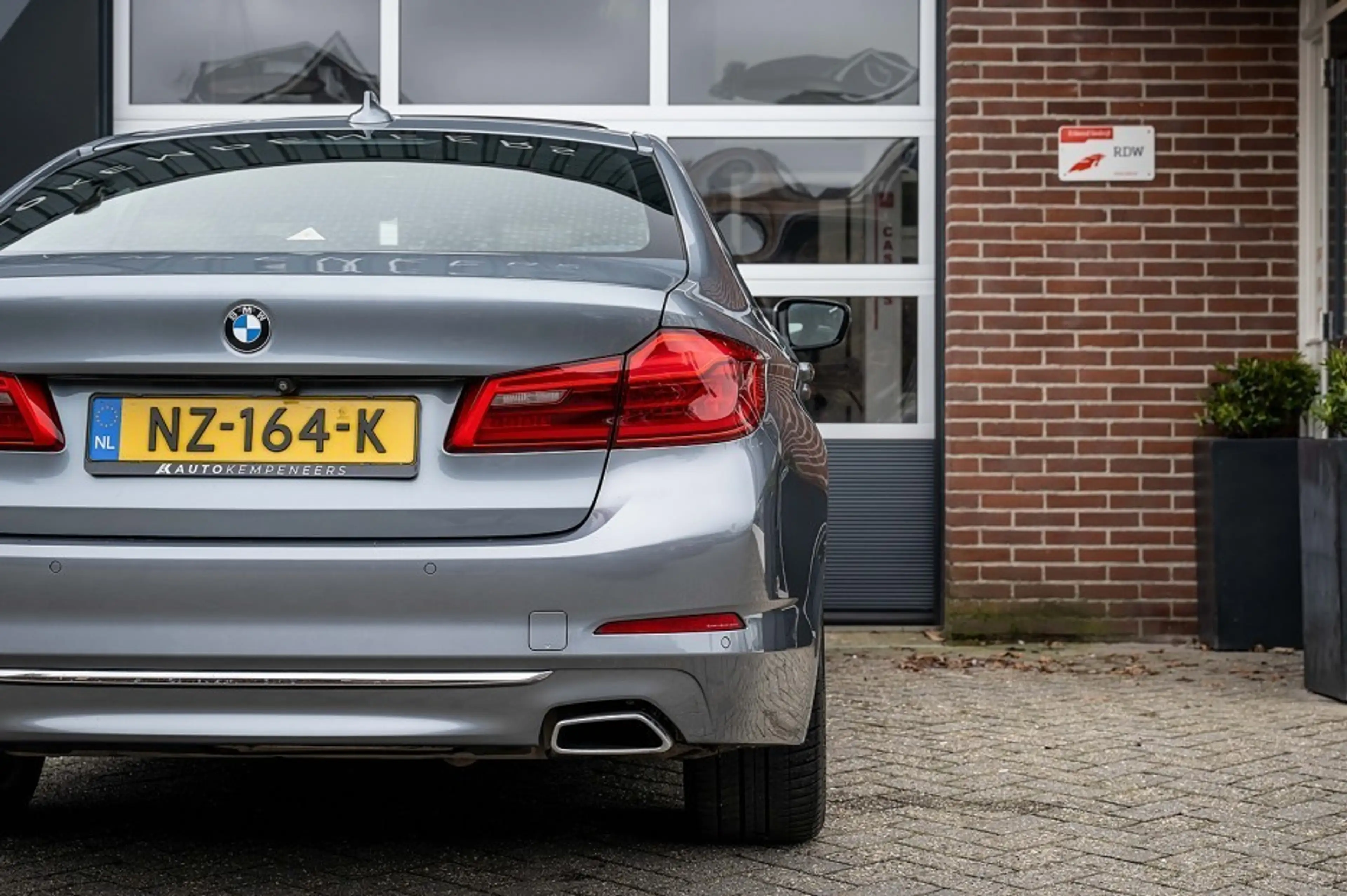 BMW 540 540i Luxury Line | Schuifdak | Comfort Seats | Har — photo 3