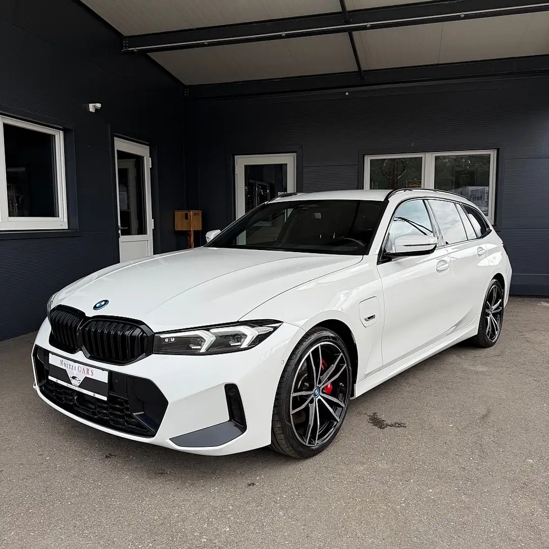 BMW 320 e PHEV Touring Aut. Weiß - 1