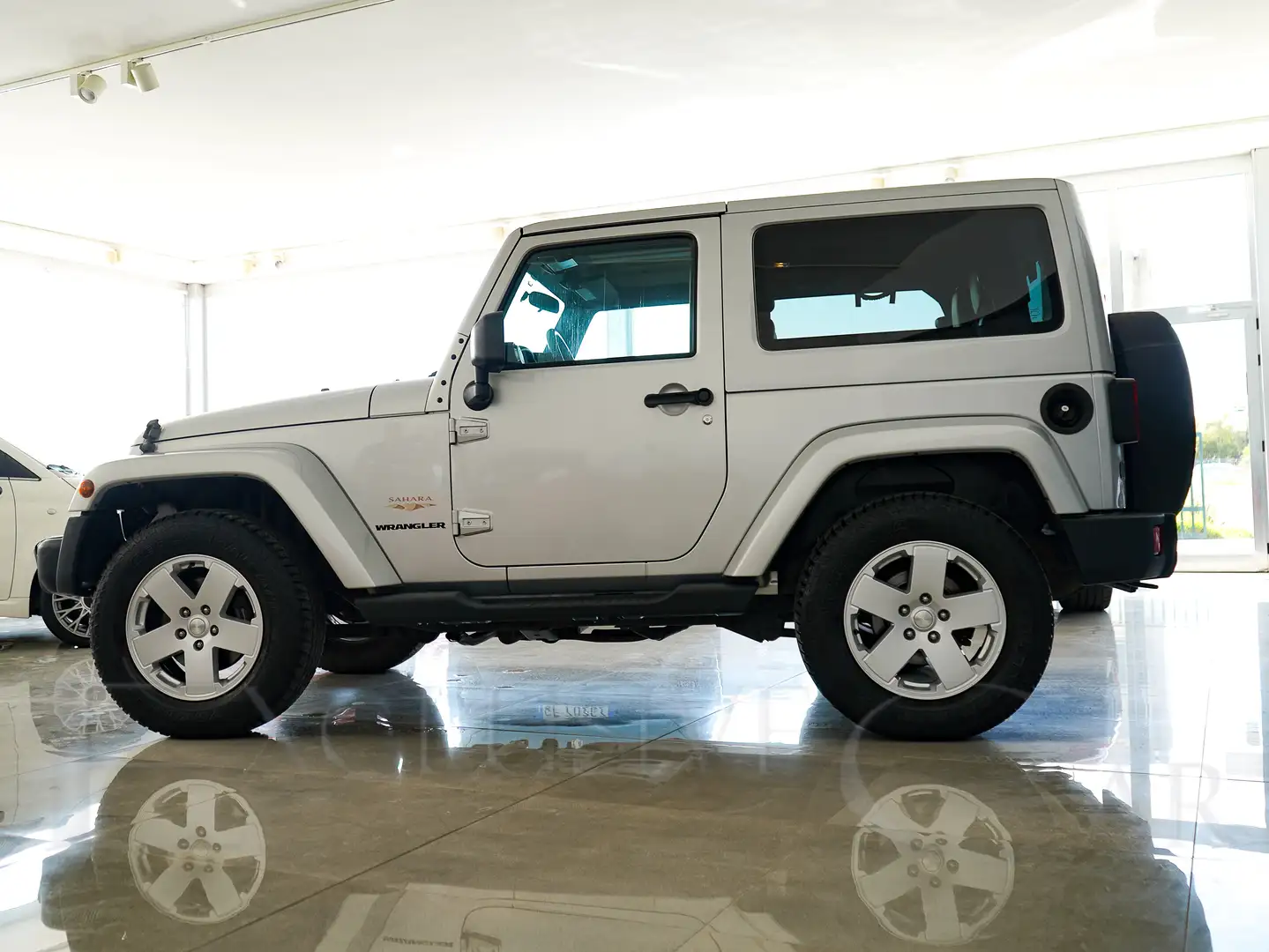 Jeep Wrangler Wrangler 2.8 crd Sahara auto Gris - 2