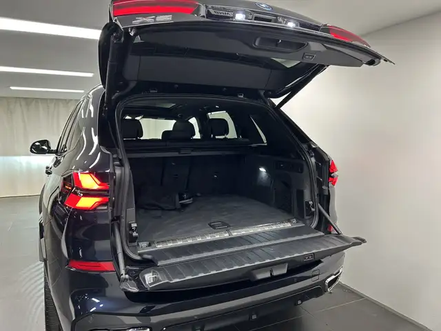 BMW X5 view 12