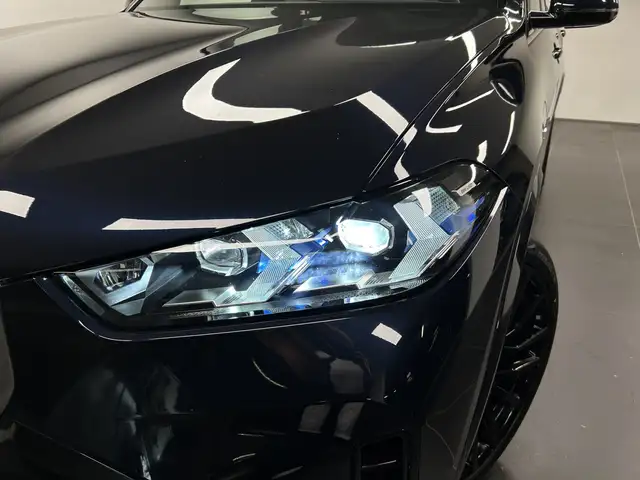 BMW X5 view 8