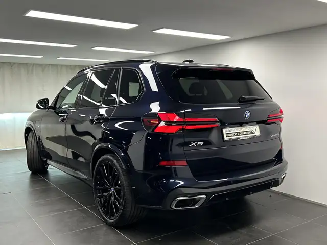 BMW X5 view 3