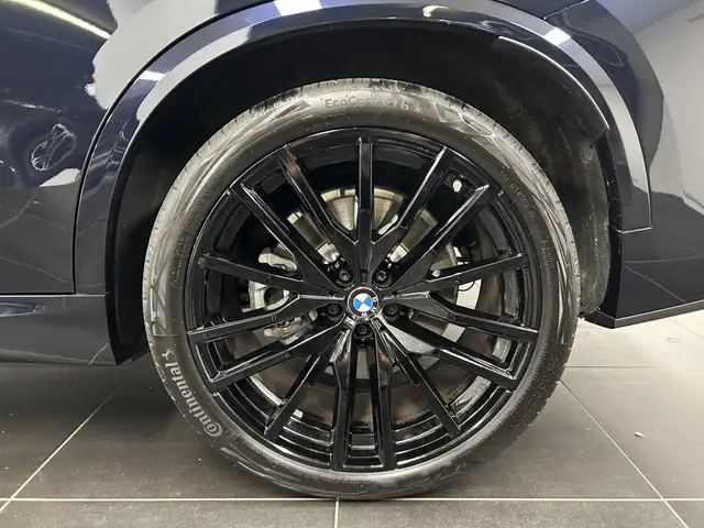BMW X5 view 6