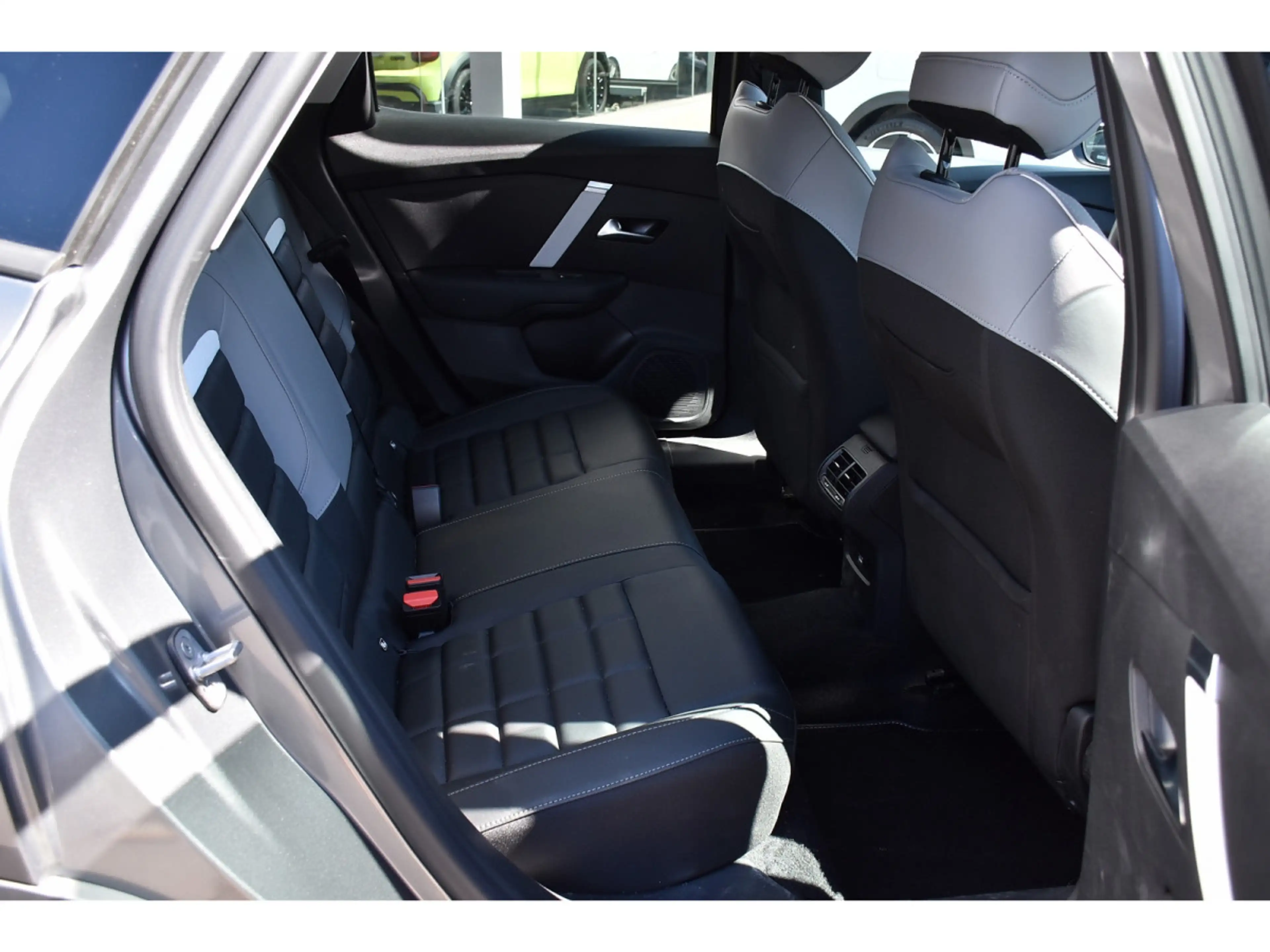 Citroen C4 X 1.2 MHEV 145 e-DCS6 Max ACC SIDE GPS CAM360 1°M. — photo 8