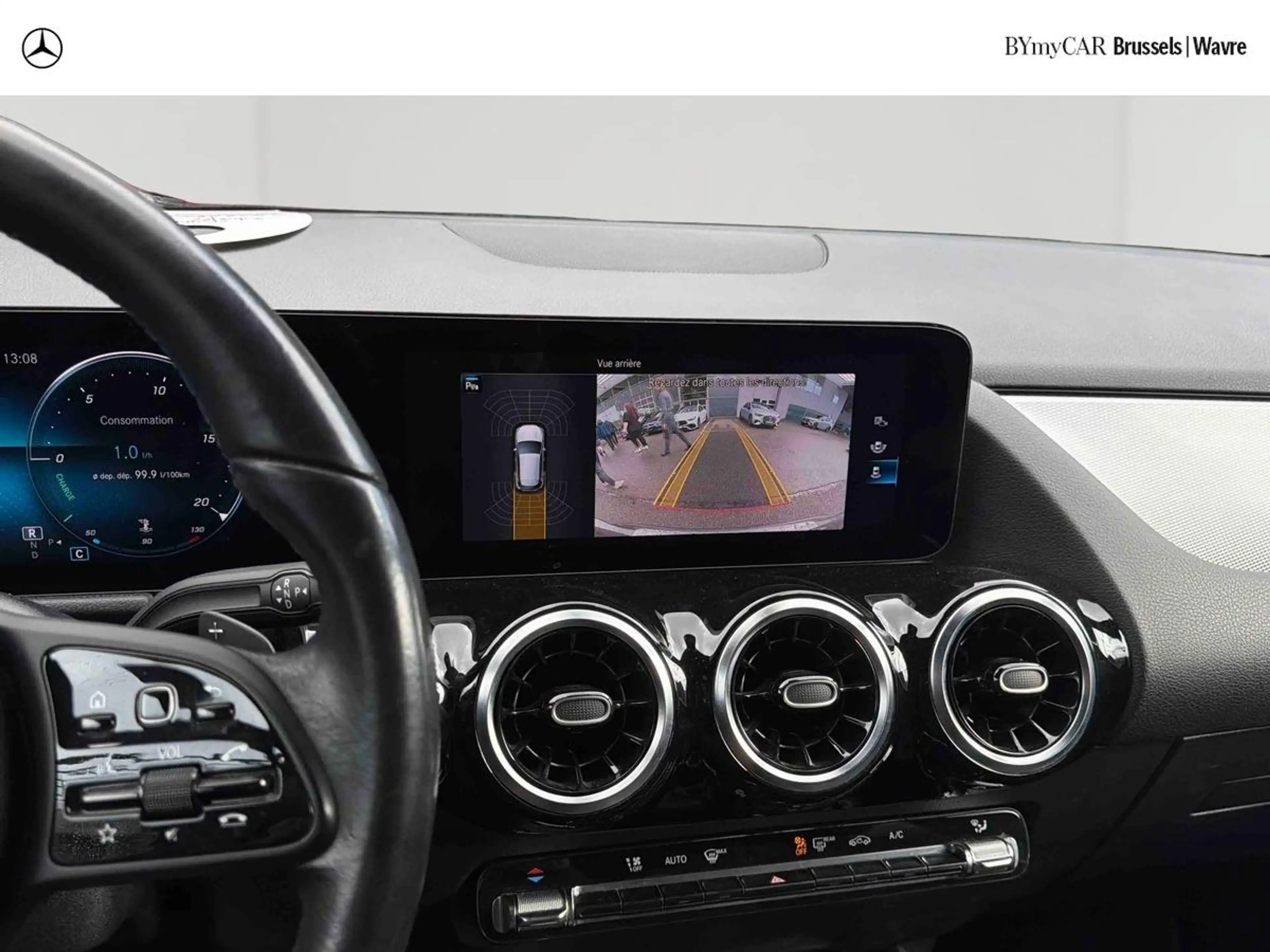 Mercedes-Benz GLA 180 GLA Essential Line — photo 12