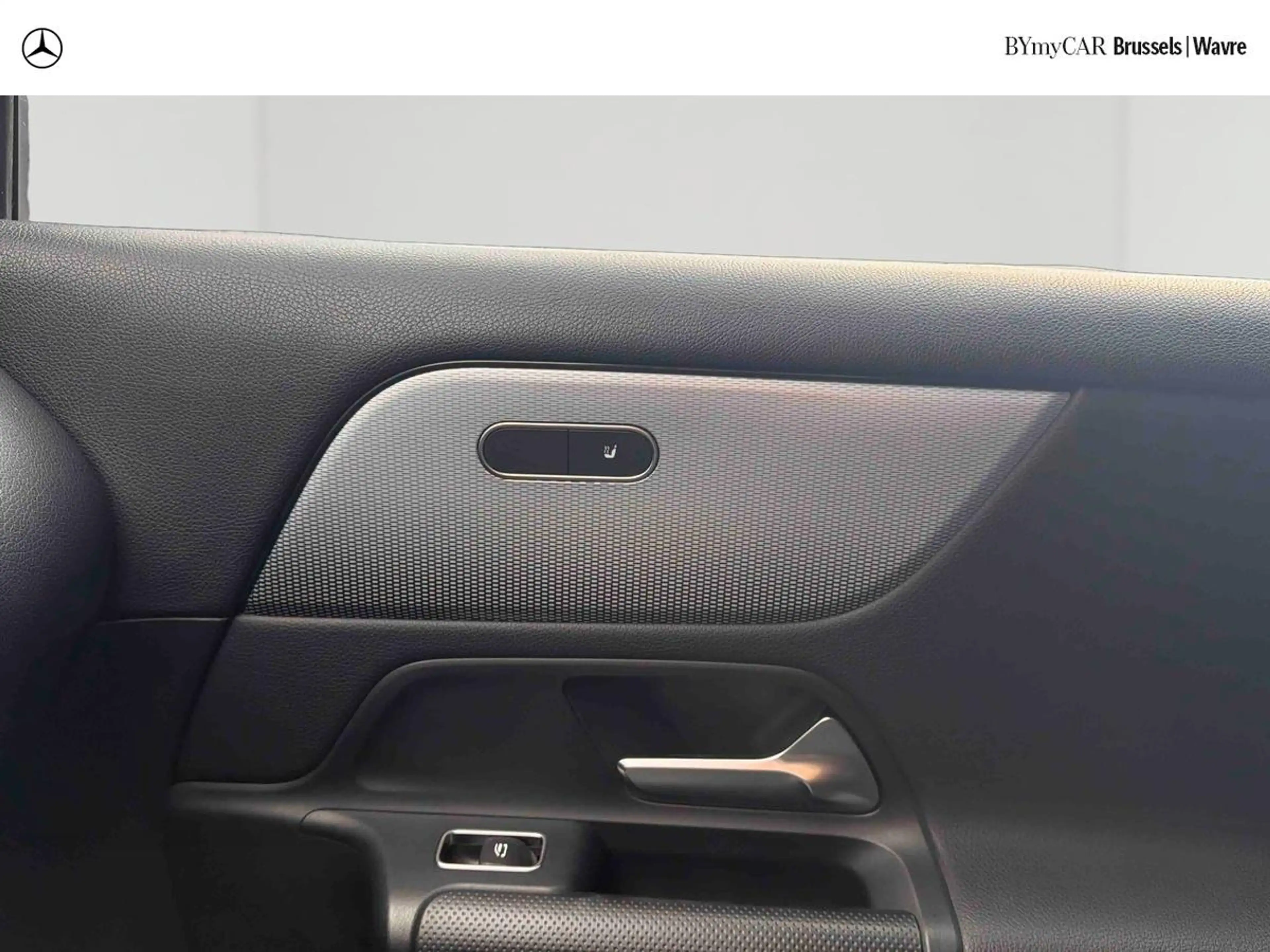 Mercedes-Benz GLA 180 GLA Essential Line — photo 14