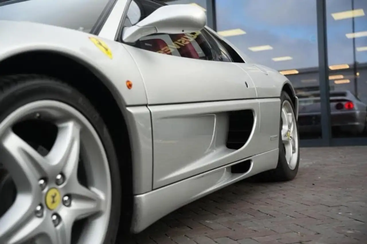 Ferrari F355 F1 GTS Roll-Bar Originele fabrieks-dealerorigineel, foto 2