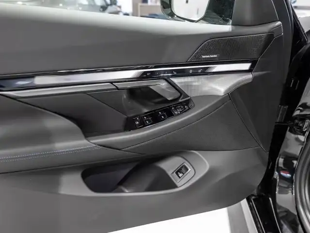 BMW M view 11