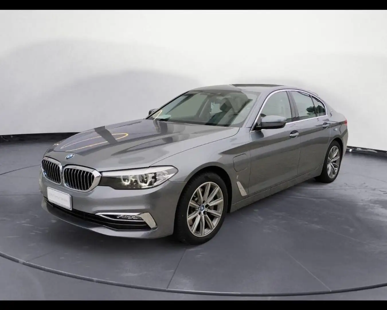 BMW 530 e Luxury auto Argento - 1