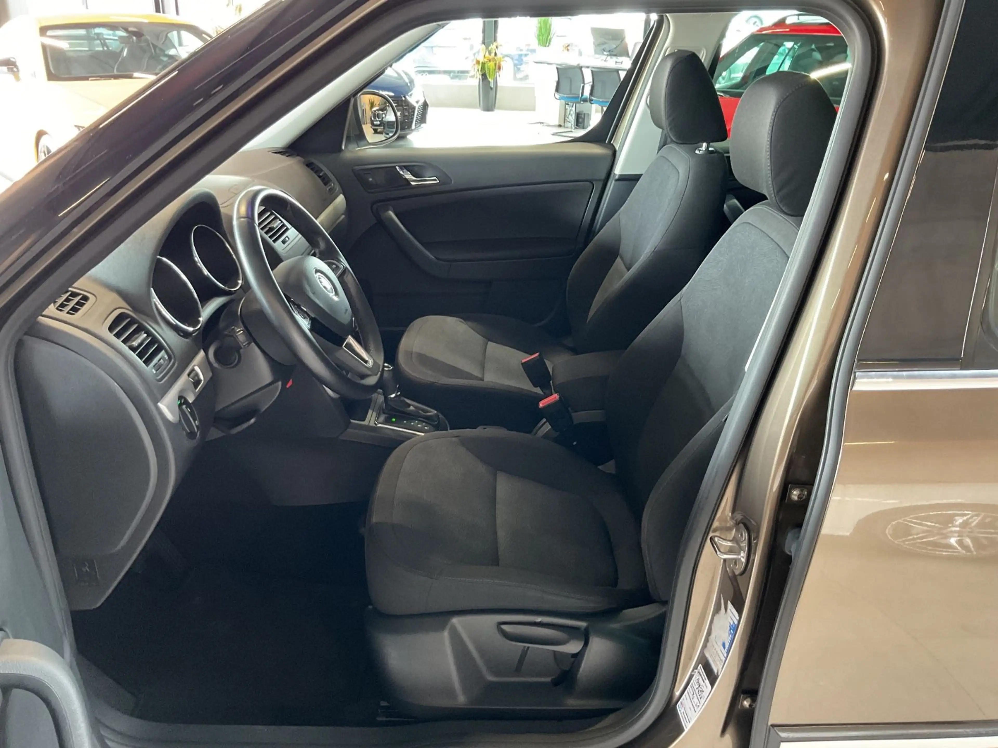 Skoda Yeti 1.4 TSI DSG Ambition Kamera Sitzh. PDC Alu — photo 6