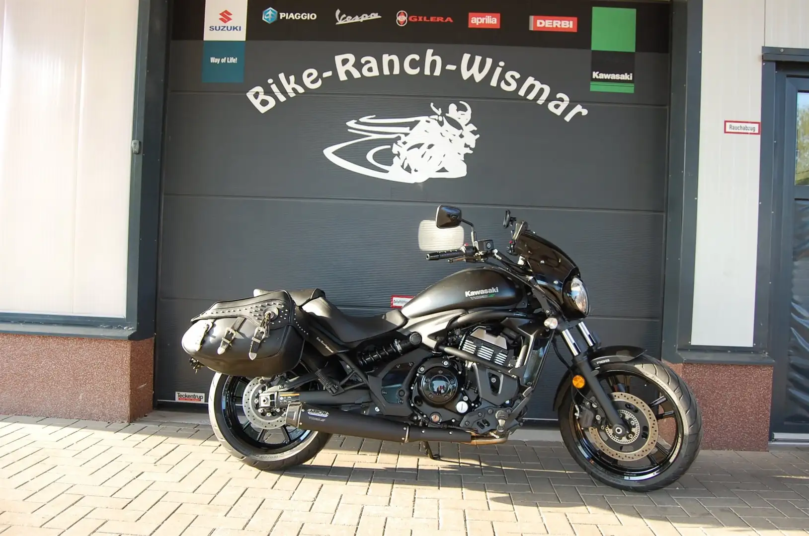 Kawasaki Vulcan S Performance mit Navi & Packtaschen Noir - 1