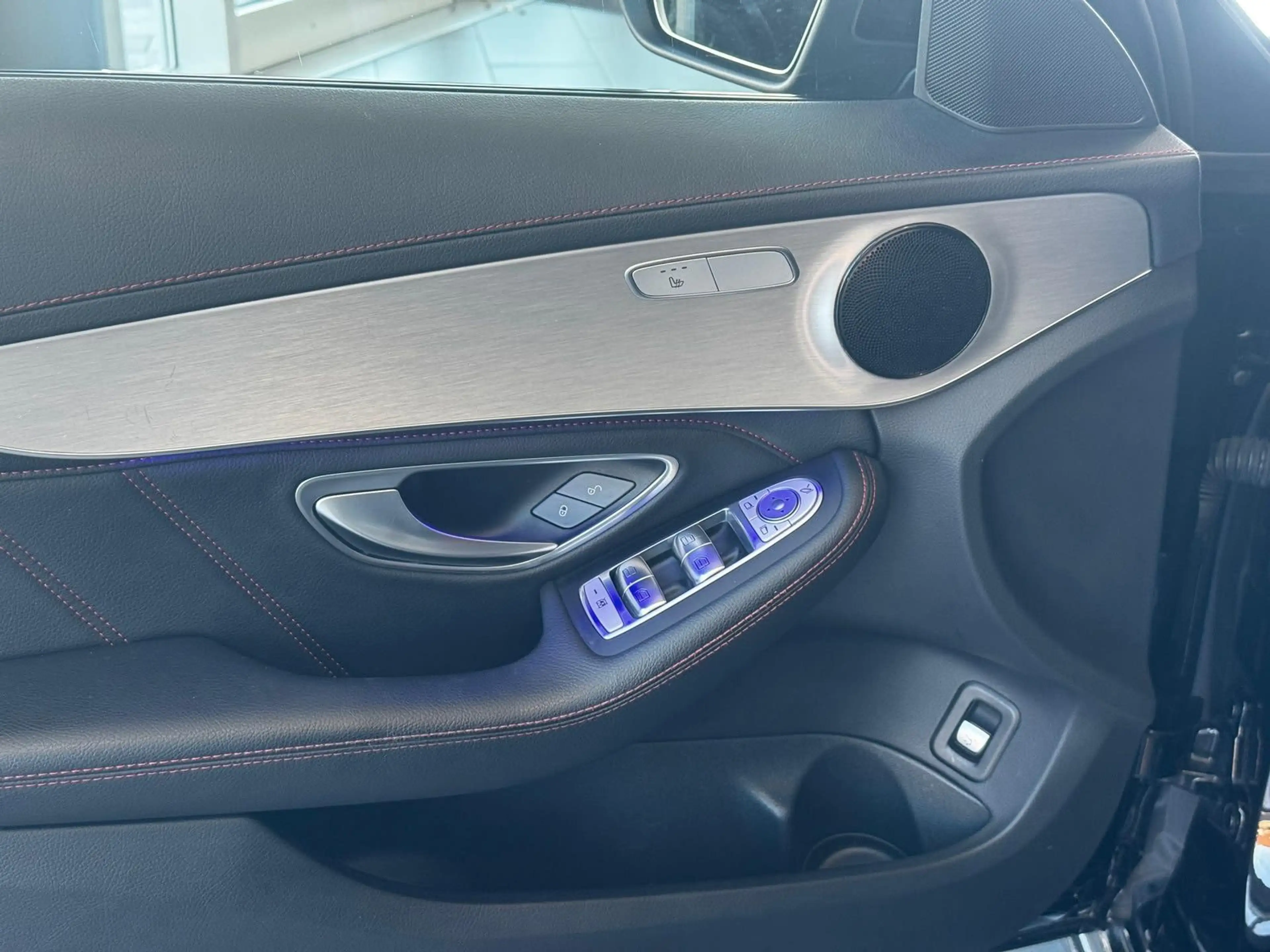 Mercedes-Benz C 43 AMG 3.0 "LED/Pano/R-Kamera/Navi/Temp/Klima" — photo 6