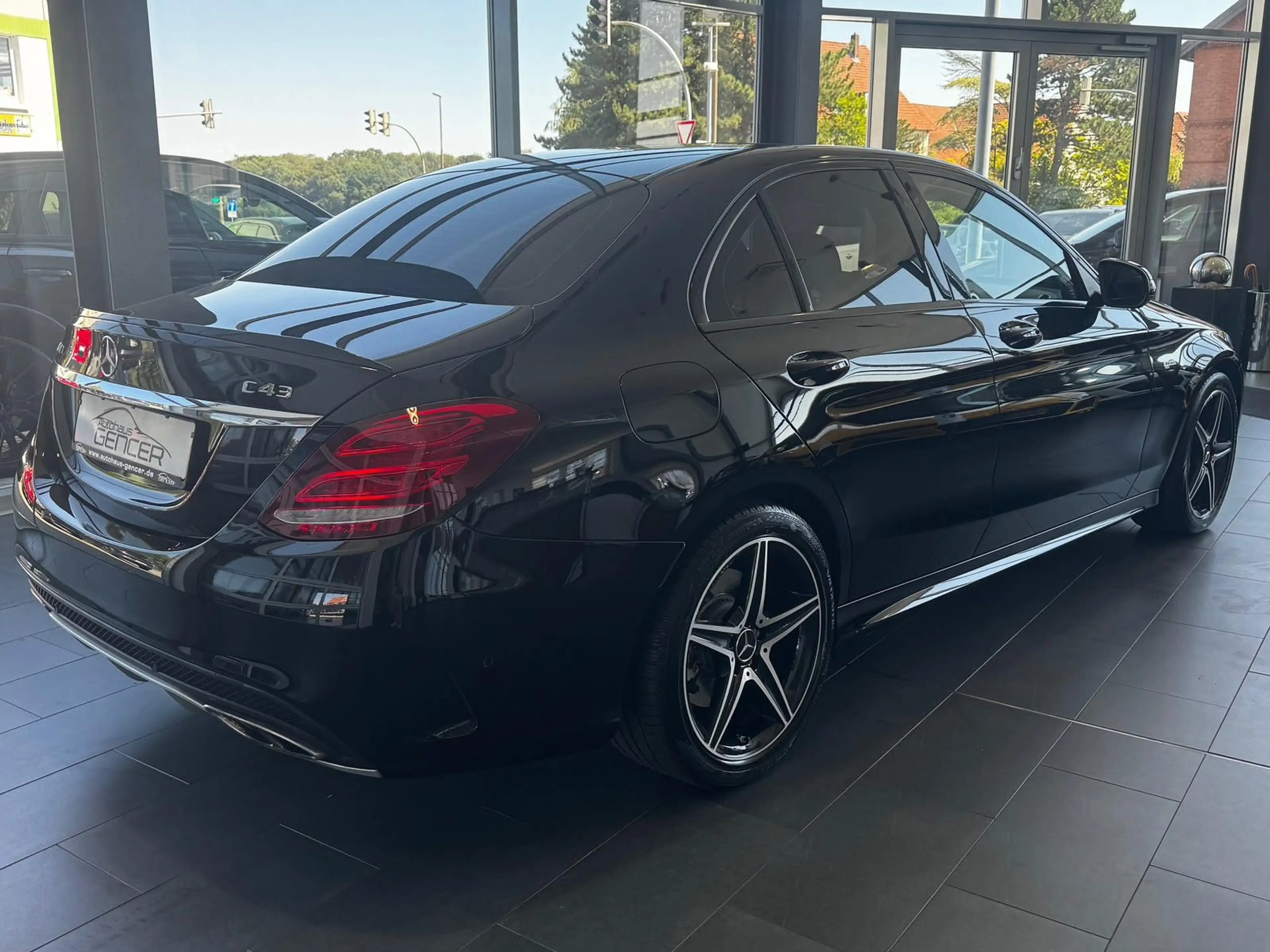 Mercedes-Benz C 43 AMG 3.0 "LED/Pano/R-Kamera/Navi/Temp/Klima" — photo 4