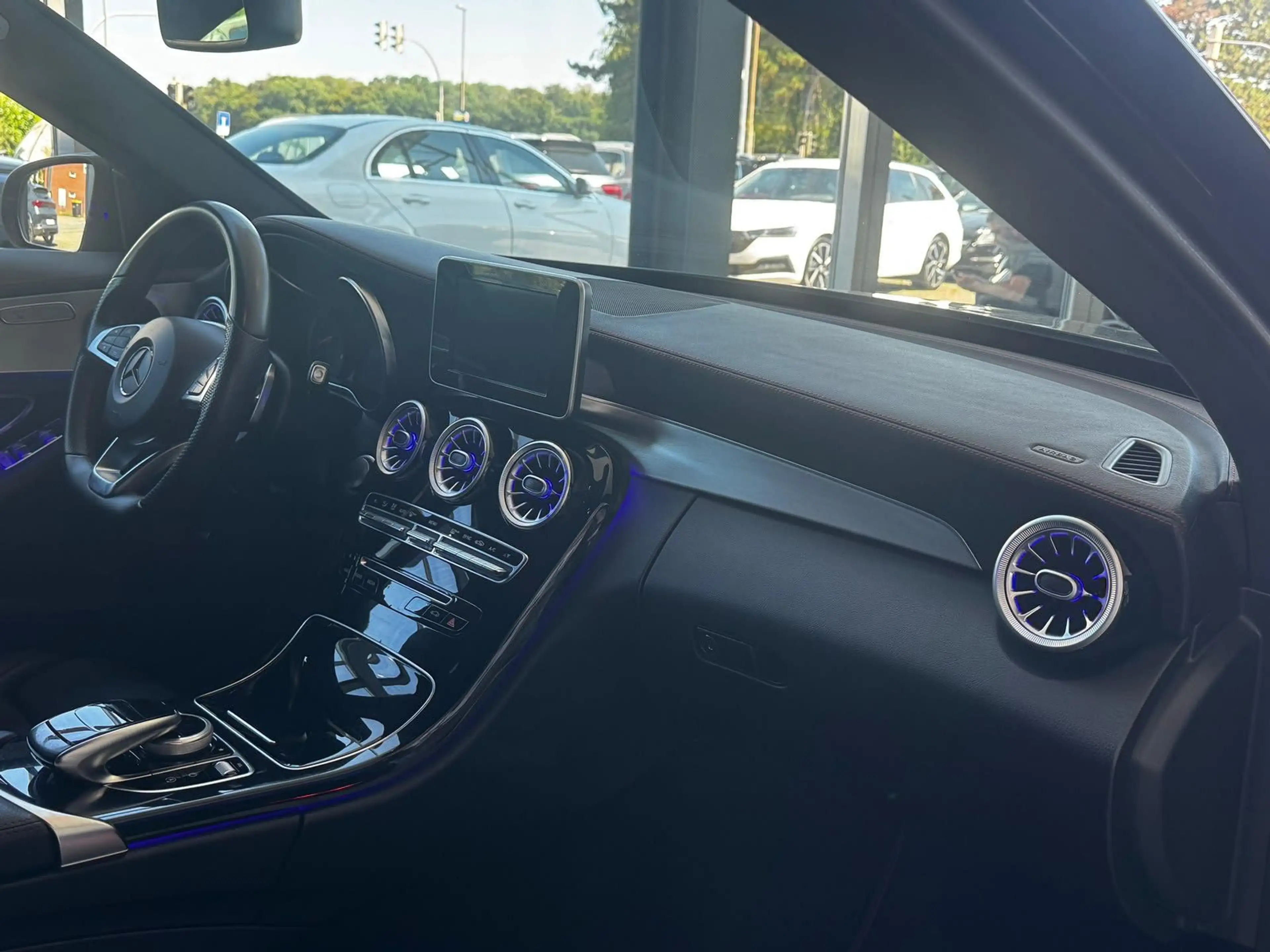 Mercedes-Benz C 43 AMG 3.0 "LED/Pano/R-Kamera/Navi/Temp/Klima" — photo 11