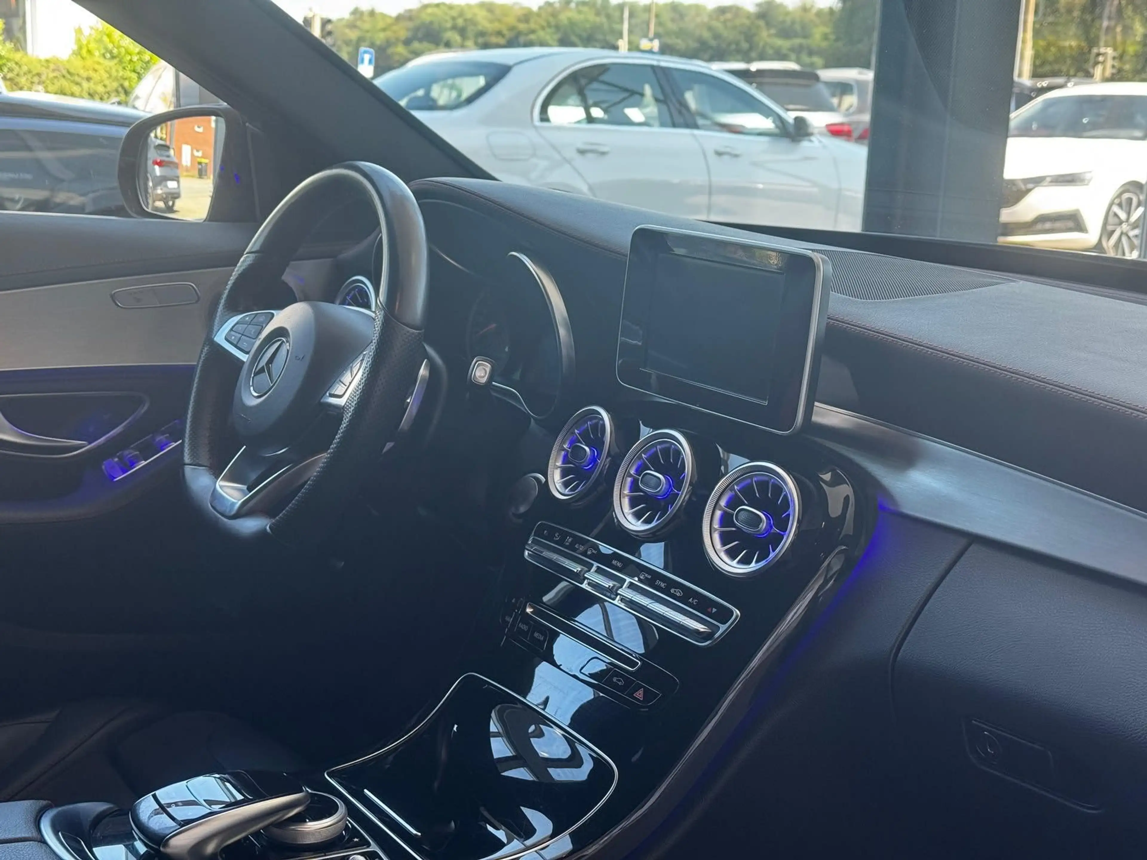 Mercedes-Benz C 43 AMG 3.0 "LED/Pano/R-Kamera/Navi/Temp/Klima" — photo 12