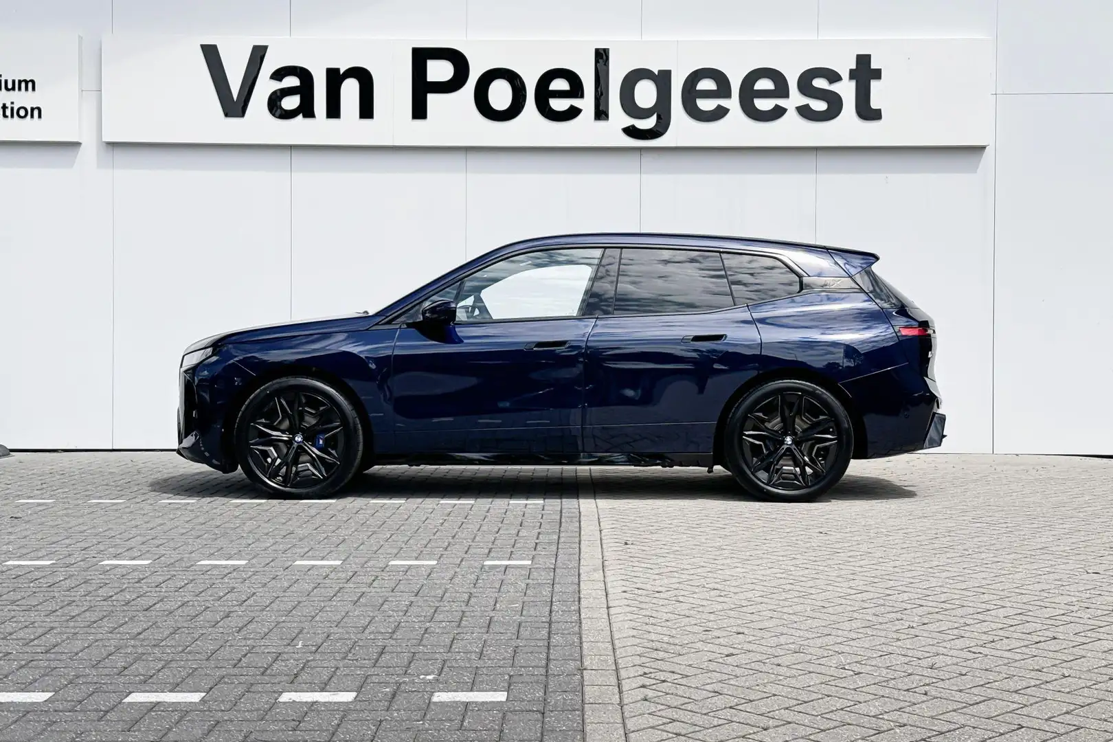 BMW iX xDrive45 101 kWh Blauw - 2