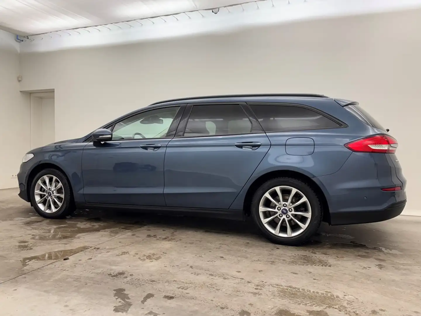 Ford Mondeo 2.0 HEV Aut. GPS Camera Verw.Zetels Dig.Airco Blauw - 2