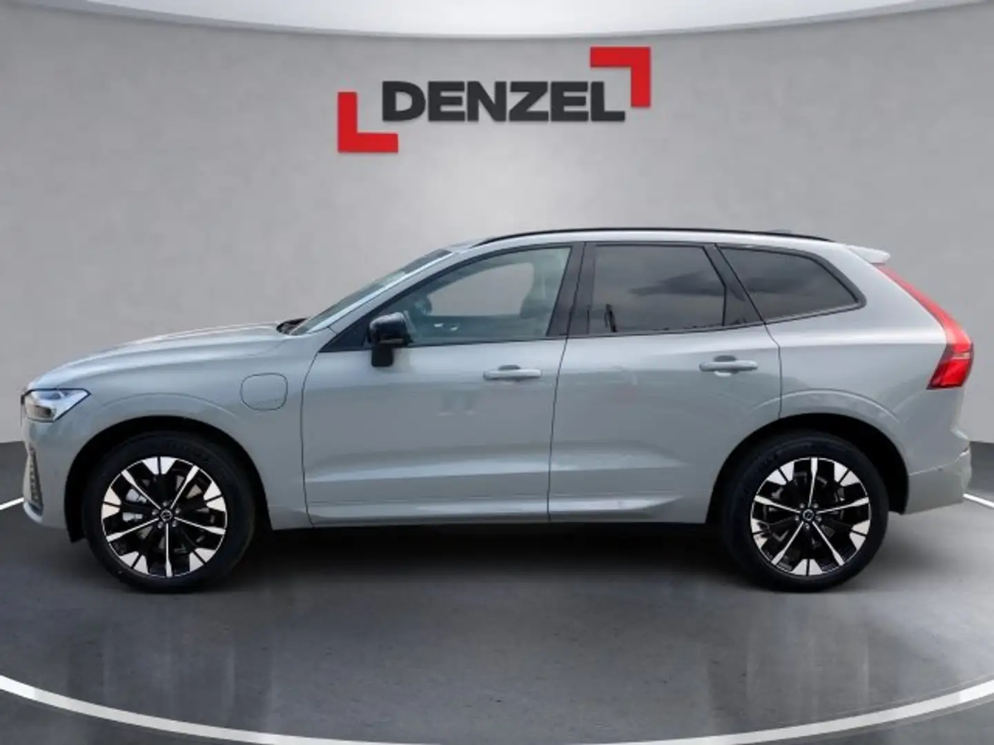 Volvo XC60 Plus, T6 AWD Plug-in Hybrid, Elektrisch/Benzin, Dark Grau - 2
