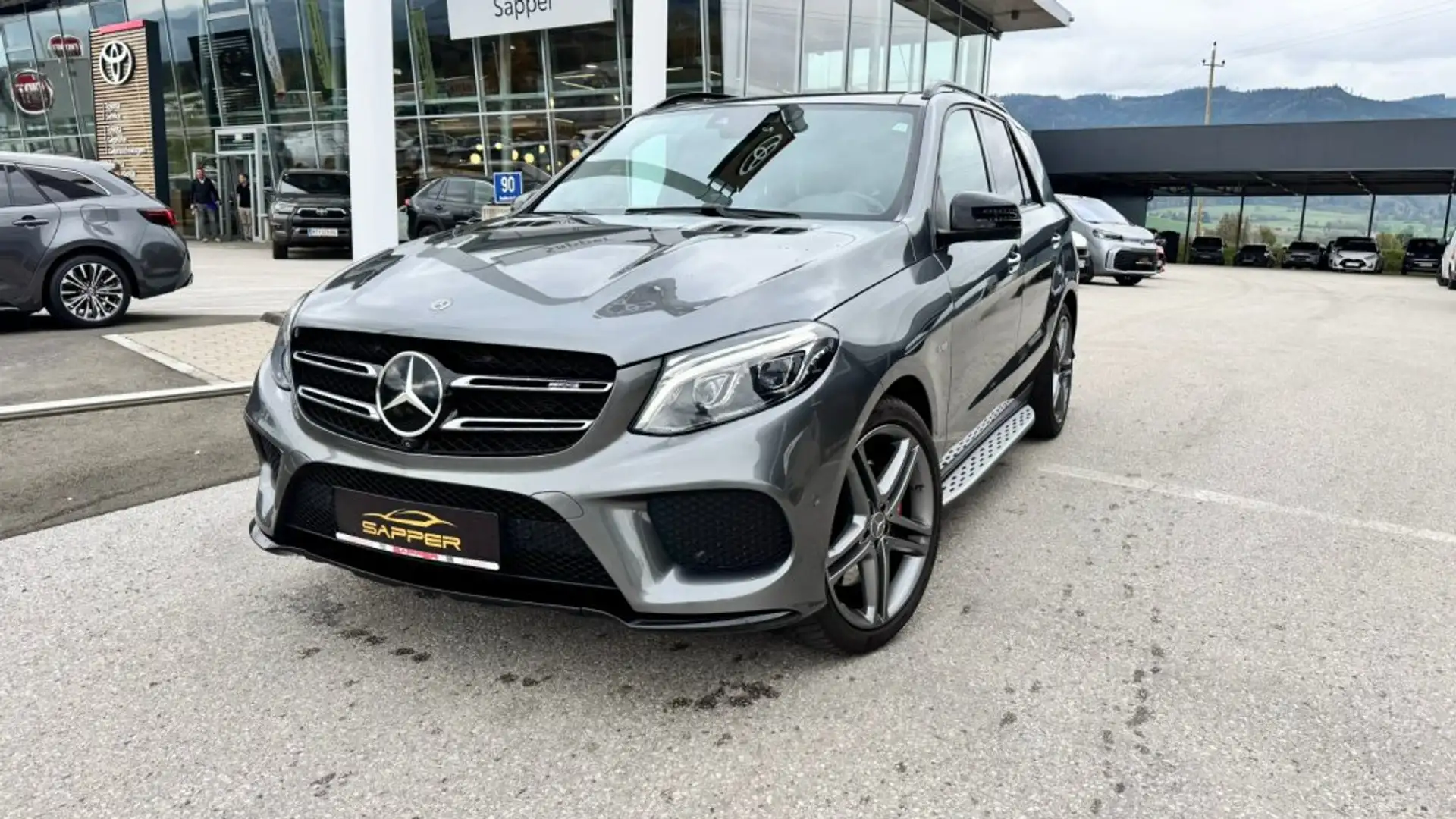 Mercedes-Benz GLE 43 AMG 4Matic Aut. Grau - 2
